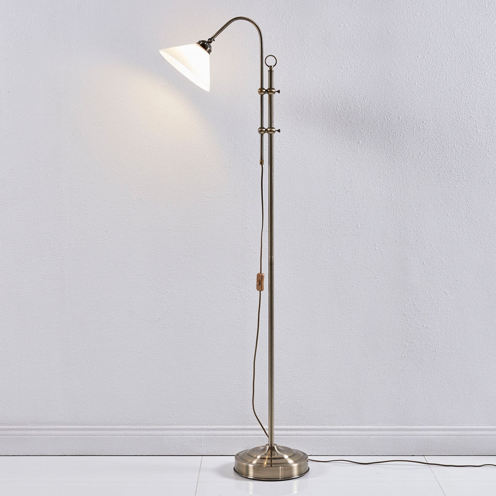 Lindby Stehlampe Otis LED Stehleuchte altmessing 170cm E27 Lampe Leuchte - 4251096525106