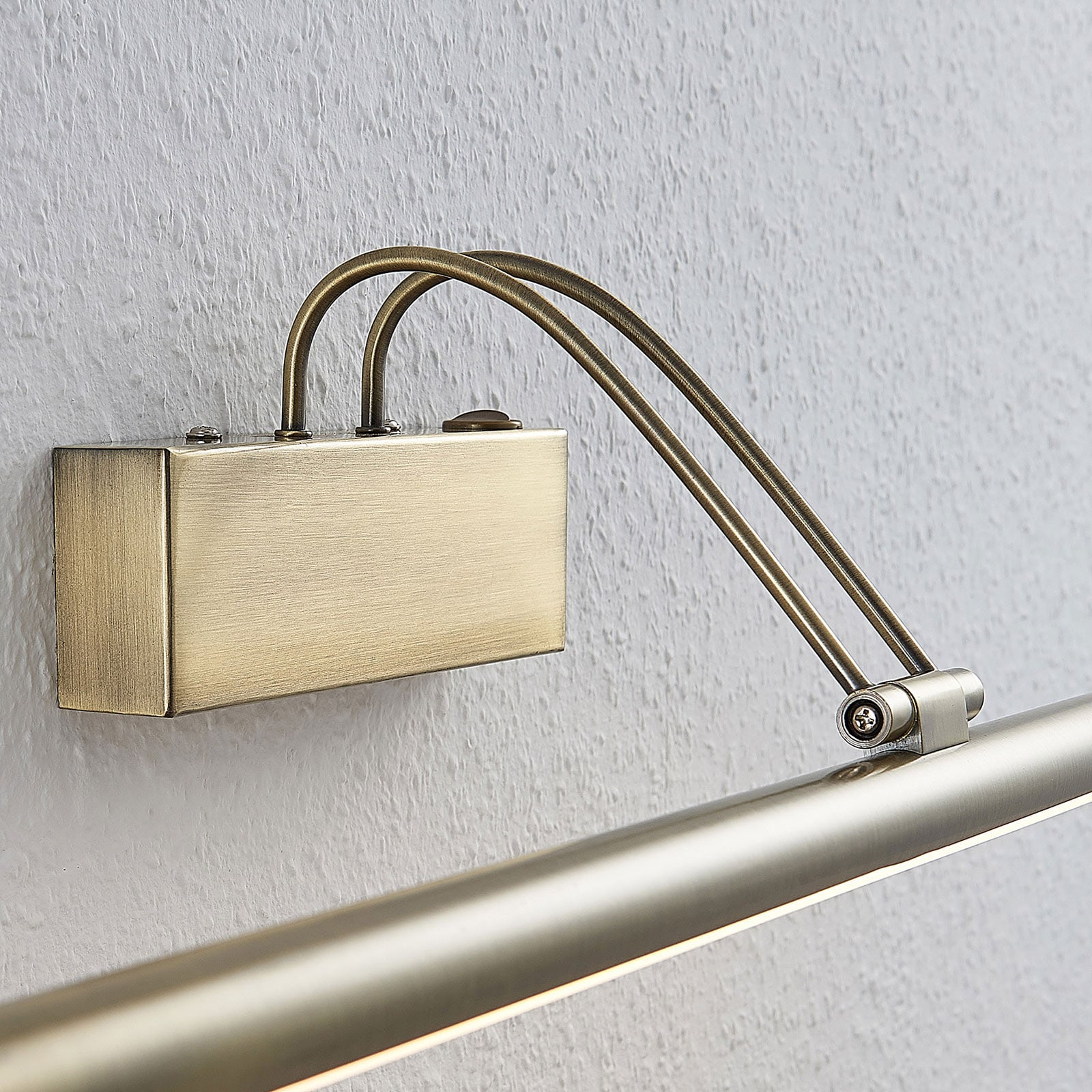 Lindby LED-Bilderleuchte Mailine Wandleuchte altmessing 69cm mit Schalter IP20 - 4251096559811