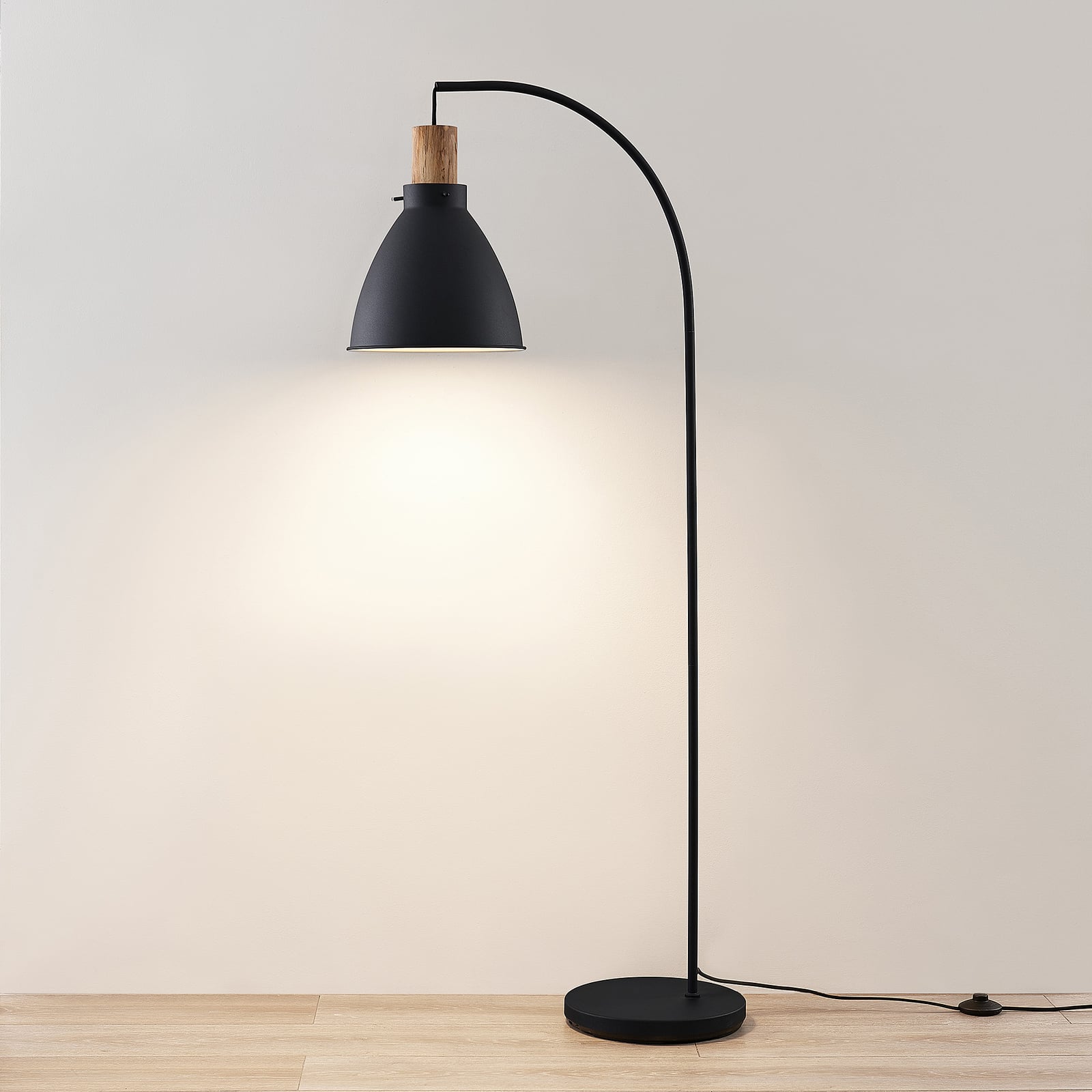 Lindby Stehleuchte Trebale LED Leselampe E27 Leuchte Lampe Holz schwarz 154cm - 4251096584028