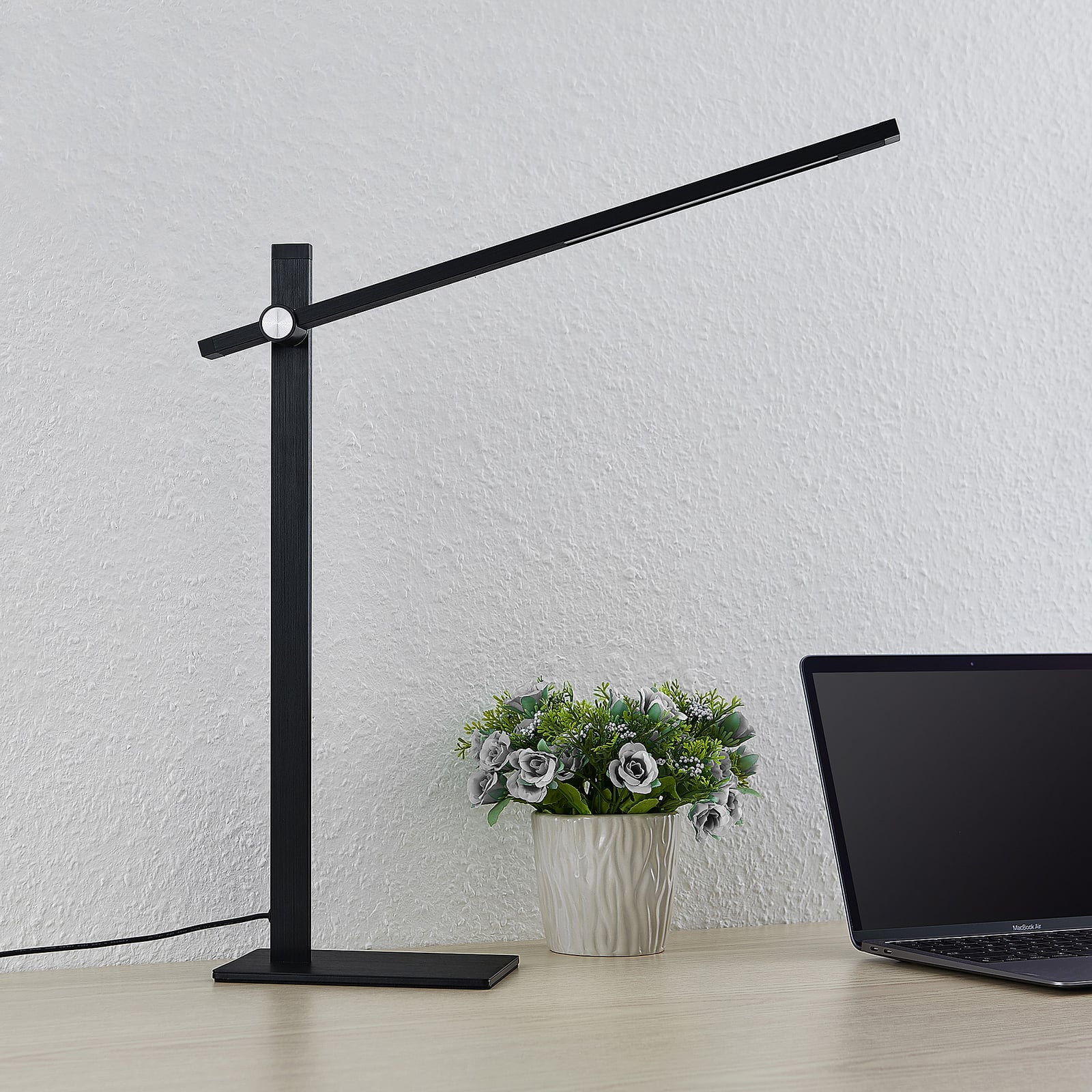 Lucande Tischleuchte Wasko LED dimmbar schwarz Metall 3000K 420lm 12x45,5cm - 4251096597172