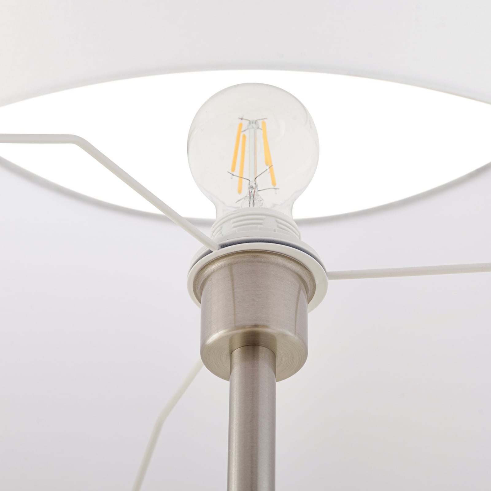 Lindby Stehlampe Aovan USB-Ladestation Ablagefläche E27 E14 nickelfarben Lampe - 4251911702613