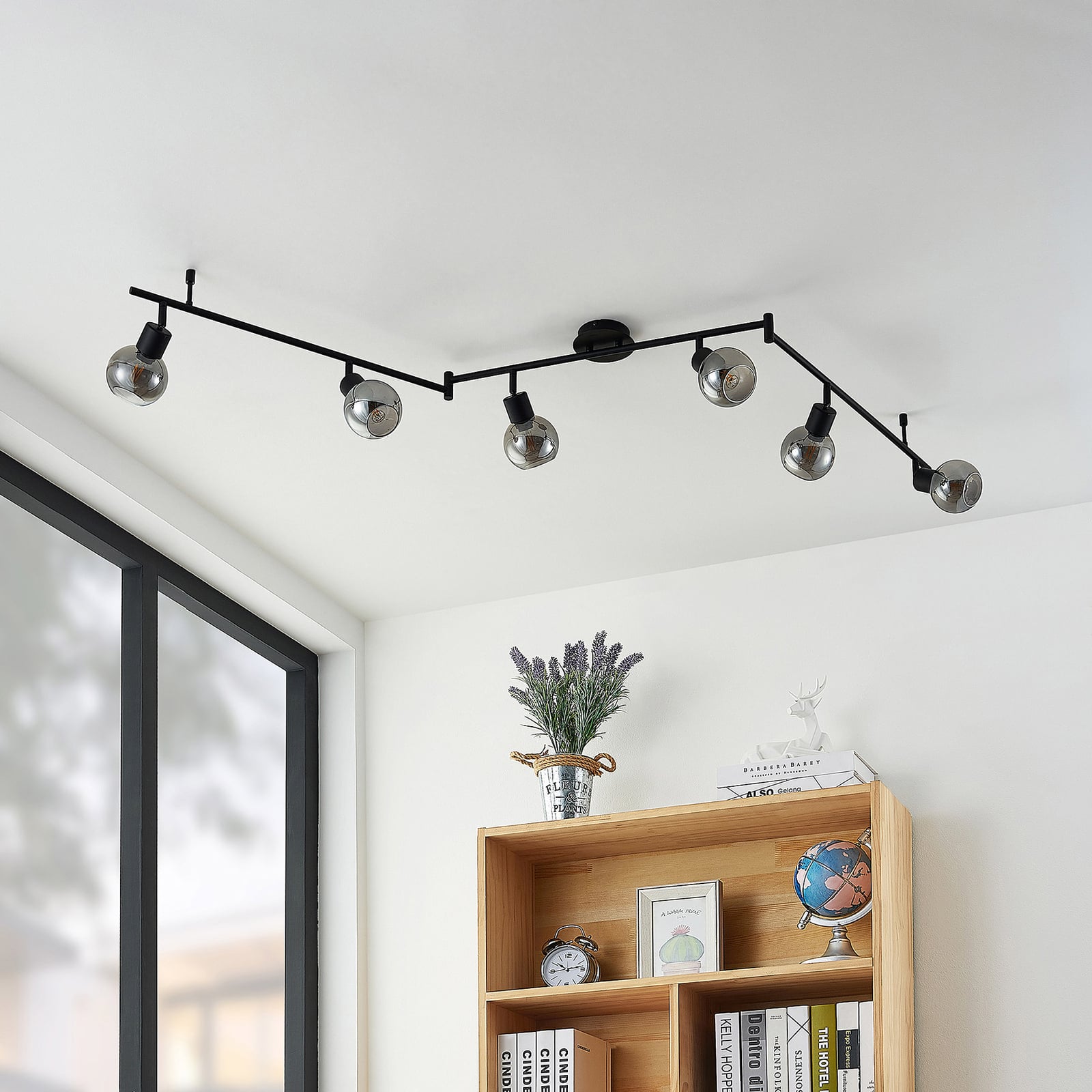 Lindby Deckenstrahler Eridia LED dimmbar schwarz 6-flammig 180cm Rauchglas - 4251911728378