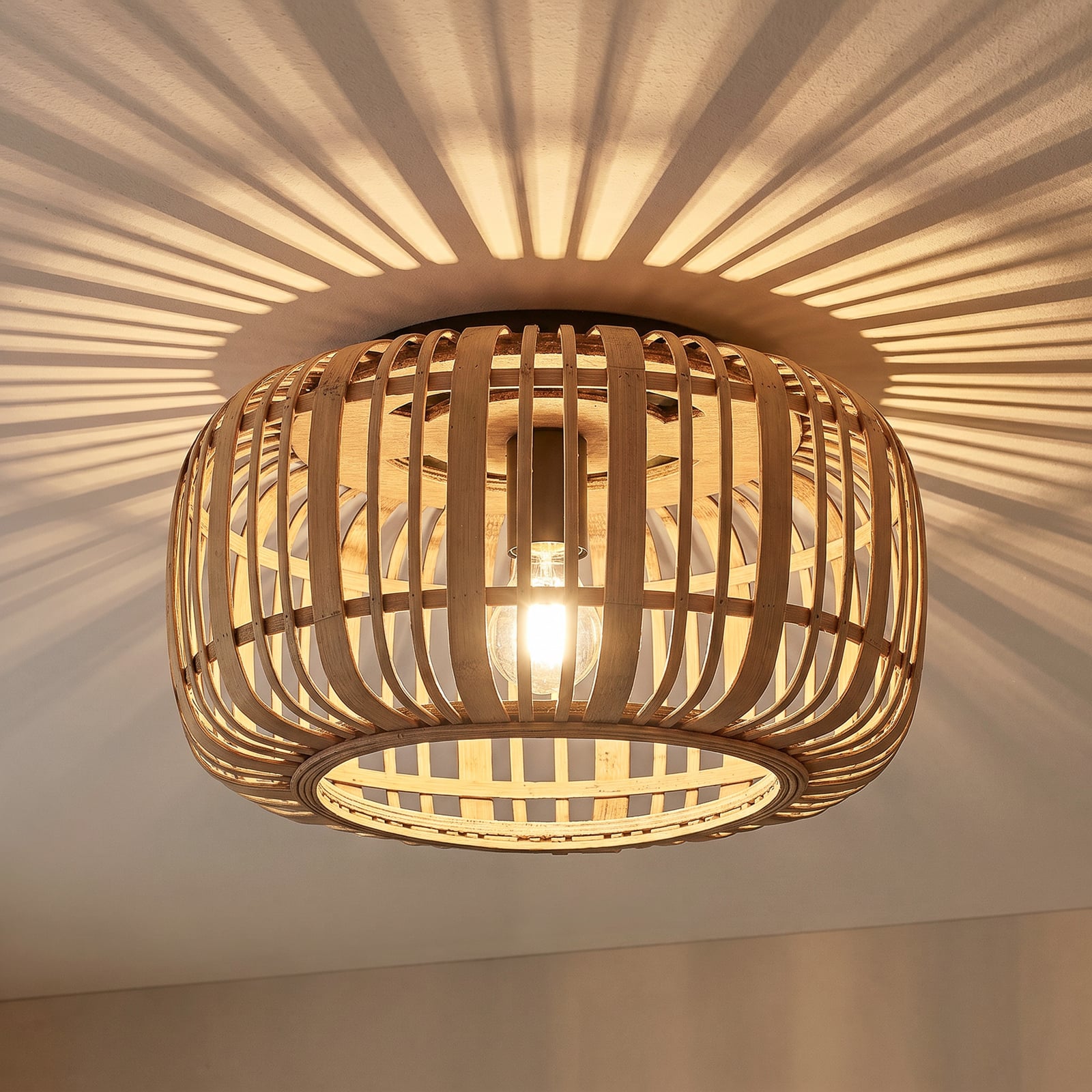 Lindby Deckenleuchte Canyana LED Hängeleuchte Lampe Rattan natur schwarz Ø40cm - 4251096596595