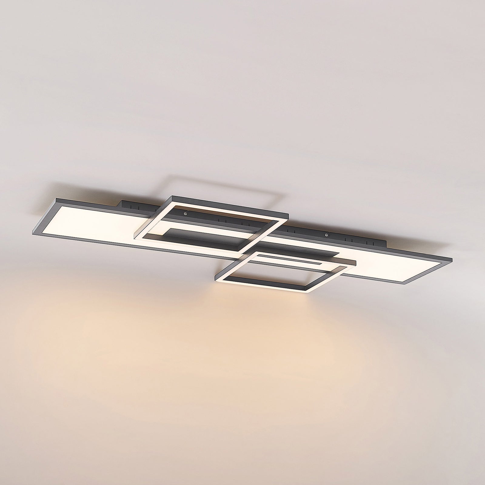 Lucande Narumi LED-Deckenlampe CCT 110cm schwarz dimmbar 2100lm 45W - 4251911730524