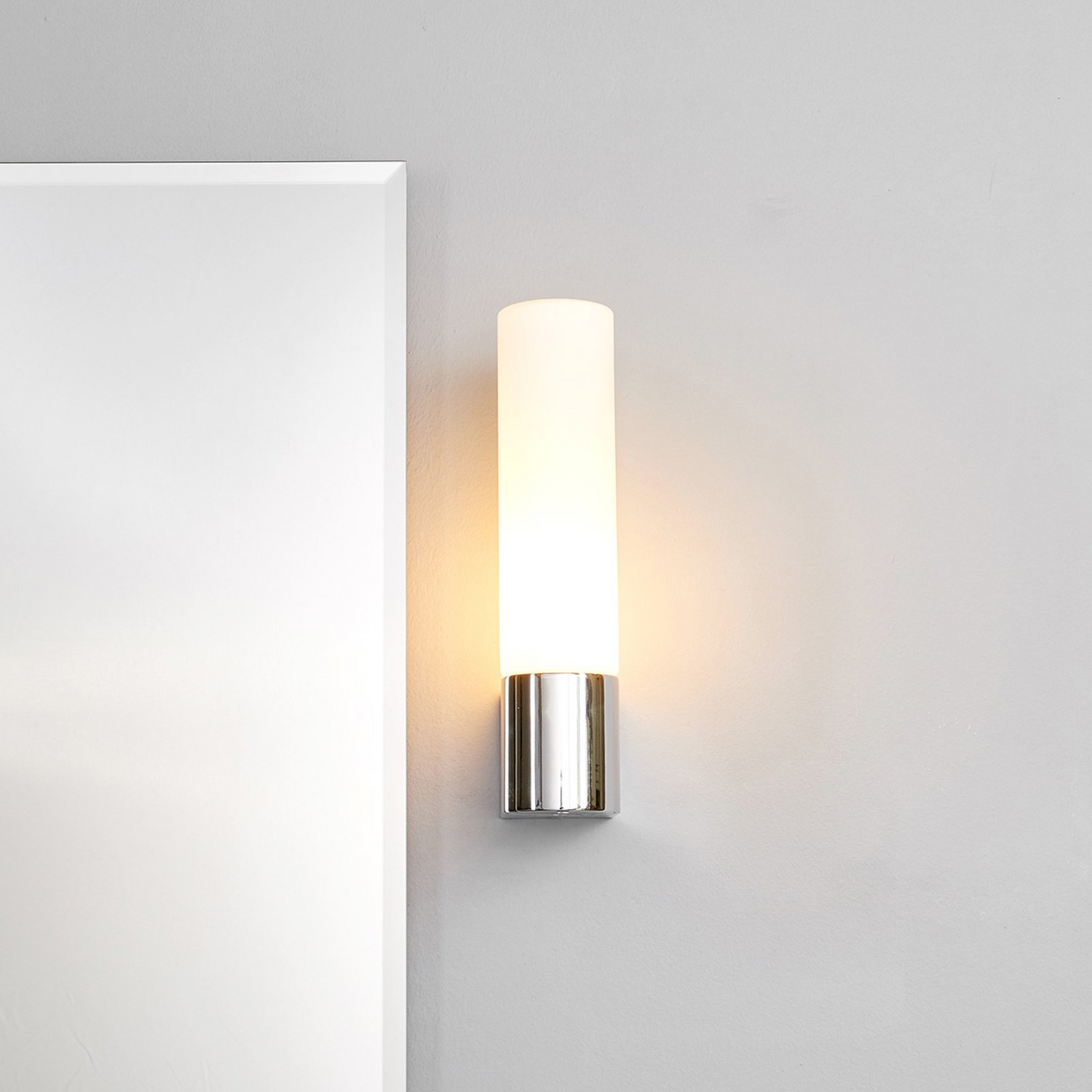 Lampe murale Lindby Practical Mirror Lamp Melike avec douille, qualité B 