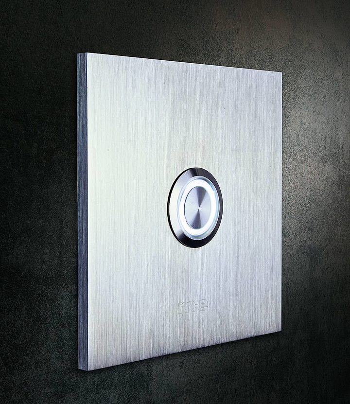 m-e modern-electronics 41012 Klingelplatte beleuchtet 1fach Silber 8-24 V AC/DC/
