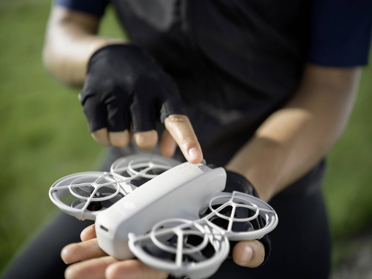 Dji Dji Neo Quadrocopter 100% Rt R Kameraflug Hellgrau Kamera Drohnen Drohne B-Ware