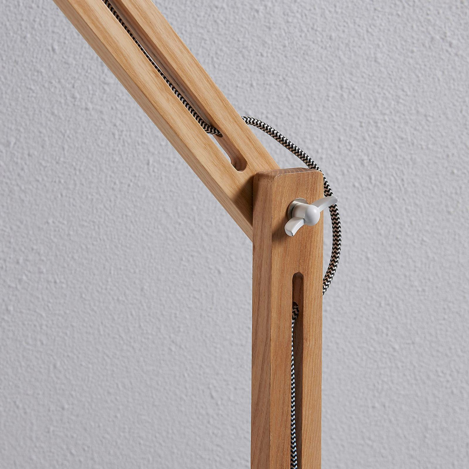 B-Ware Lindby Shivanja Stehlampe Wohnzimmerleuchte Standleuchte Stehleuchte E27 Holz