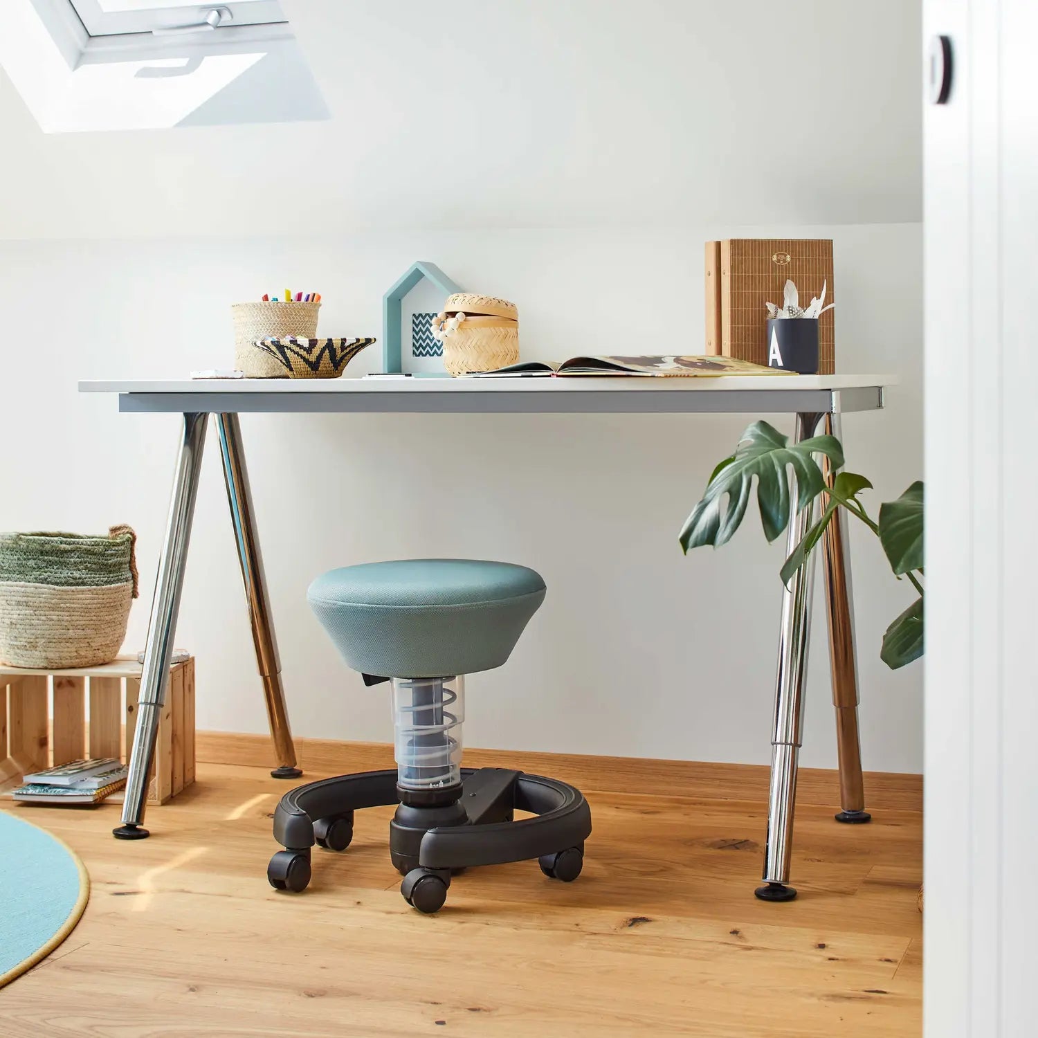 B-Ware Aeris Swoppster Swopper Grün Gestell Schwarz Hocker Sitzhocker Kinderhocker  - 1