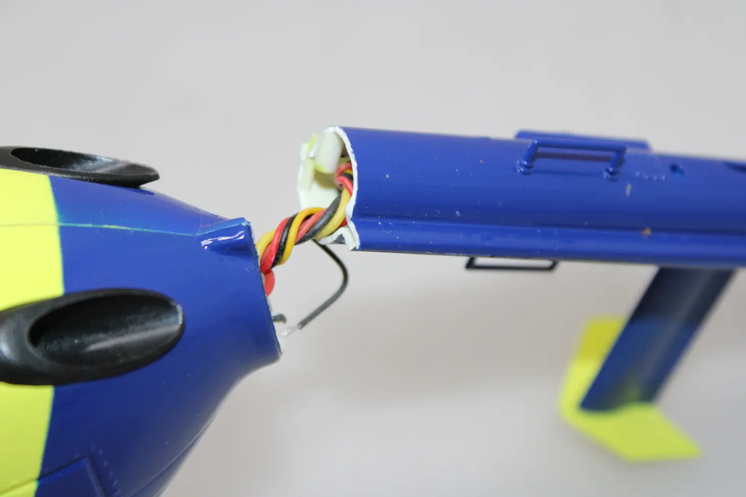 D-Ware Amewi Afx 135 Pro Alpine Air Rc Hubschrauber Rt F Modellbau Defektware - 4262408975885