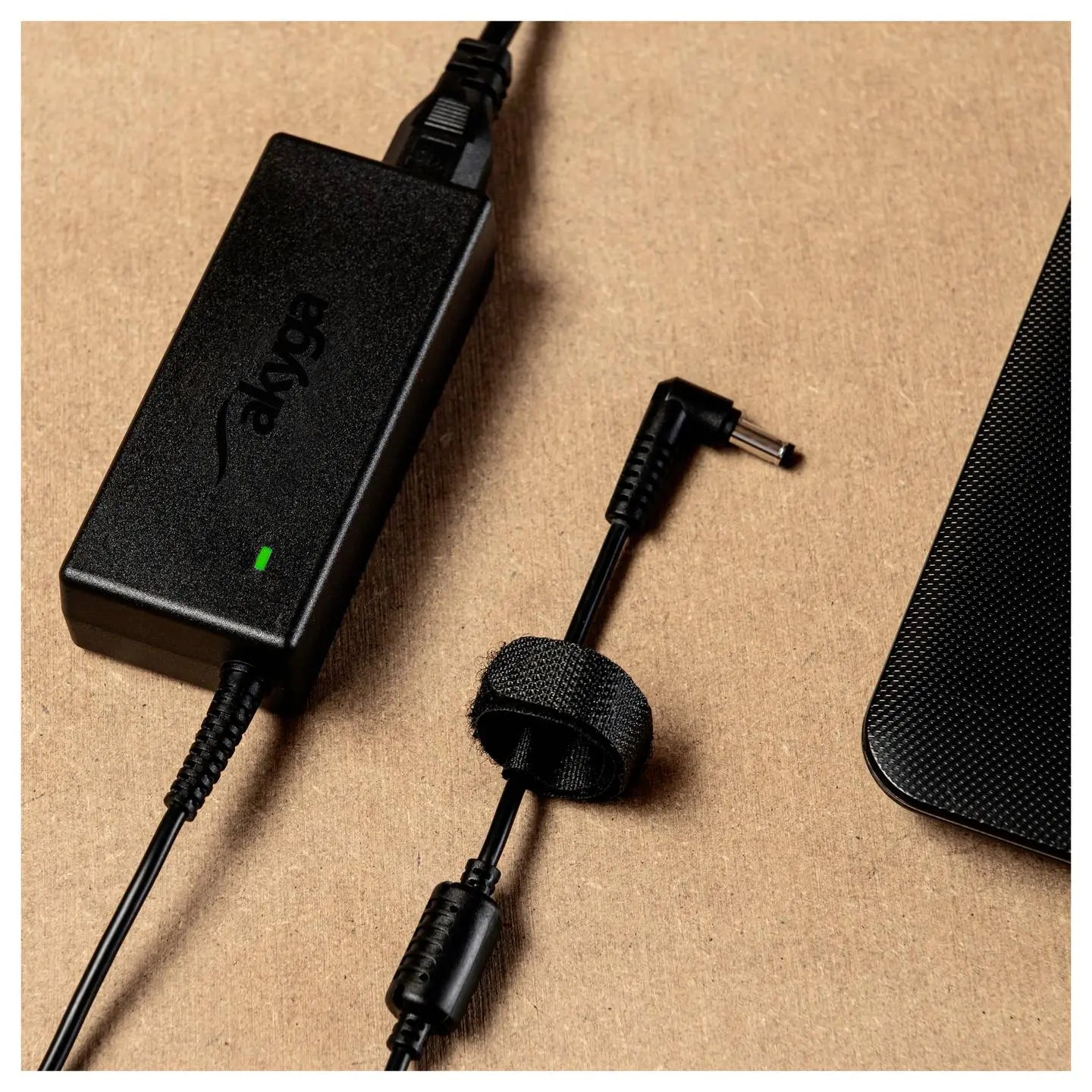 B-Ware Akyga Ak Nd 85 Netzteil Stromversorgung Netzadapter 12 V 90 W Schwarz Notebook - 5906708750153