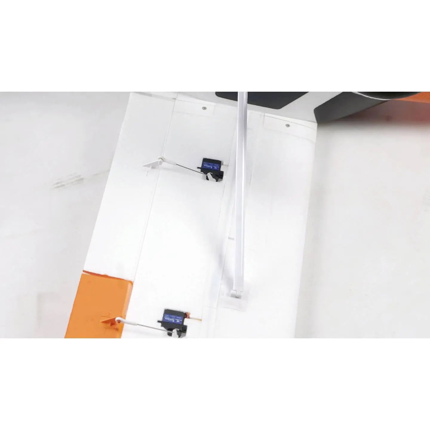 B-Ware Amewi Rc Modellflugzeug Motor Flugzeug Amx Planes Tasman Weiß Orange Pnp 1500 Mm - 4260768510111