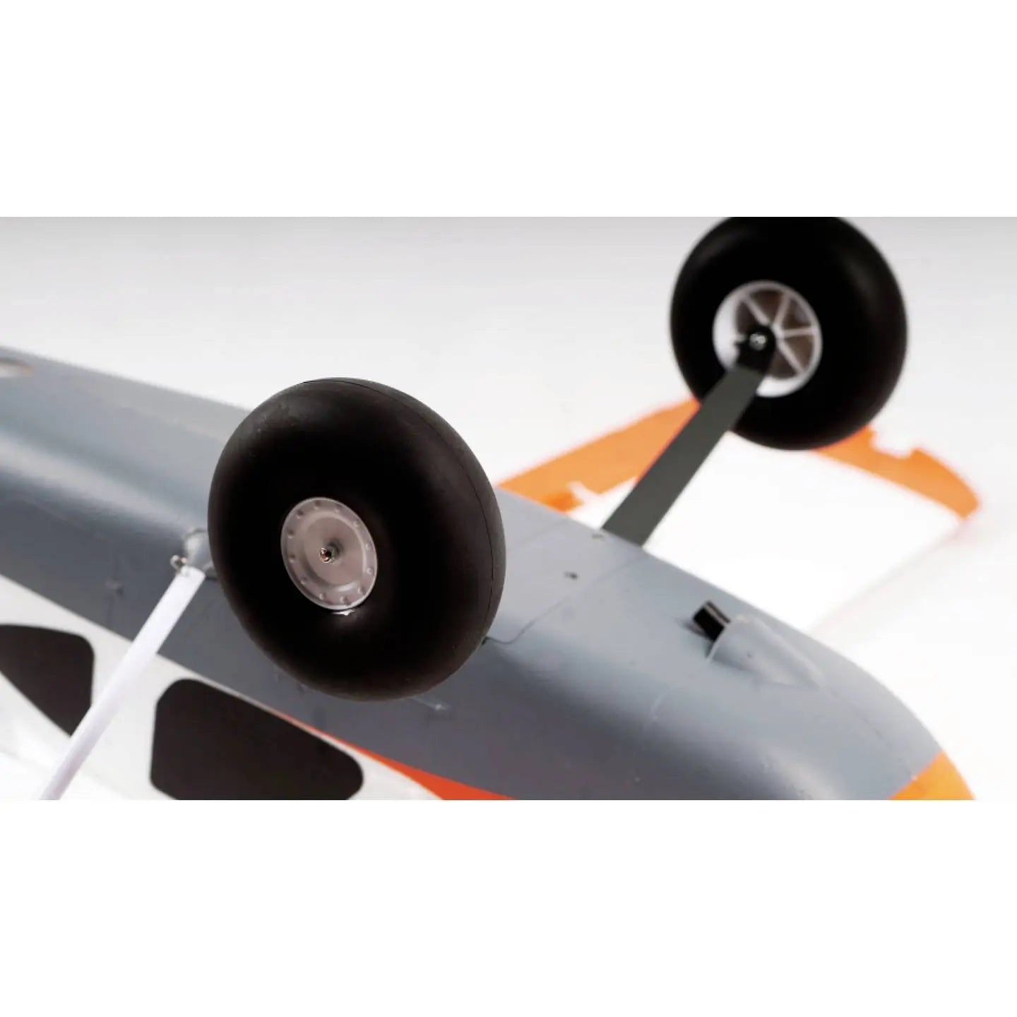 B-Ware Amewi Rc Modellflugzeug Motor Flugzeug Amx Planes Tasman Weiß Orange Pnp 1500 Mm - 4260768510111
