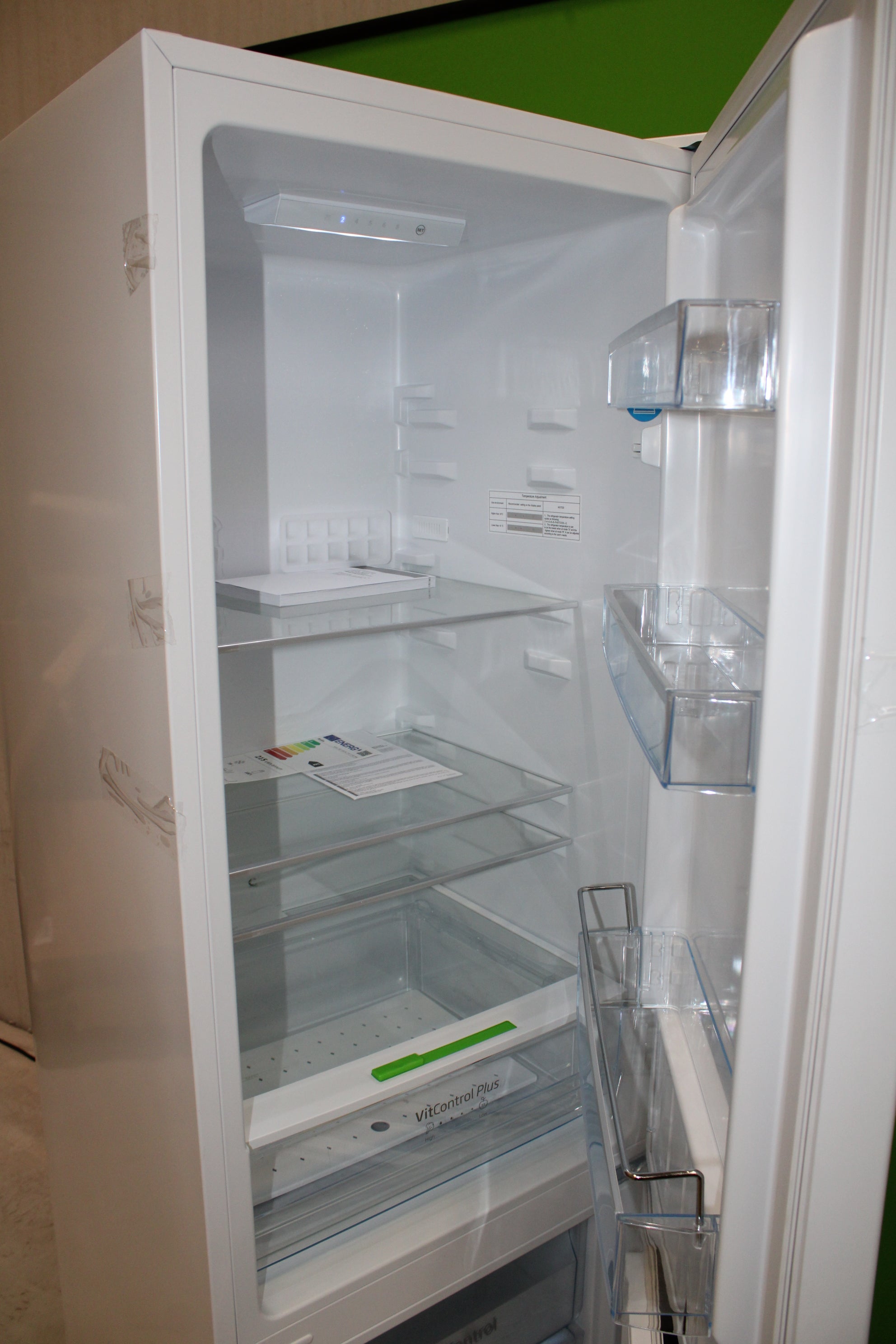 Amica Kühl-Gefrier-Kombination Kühlschrank 262 l Weiß KGCL 387150 W SIEHE TEXT - 5906006714413