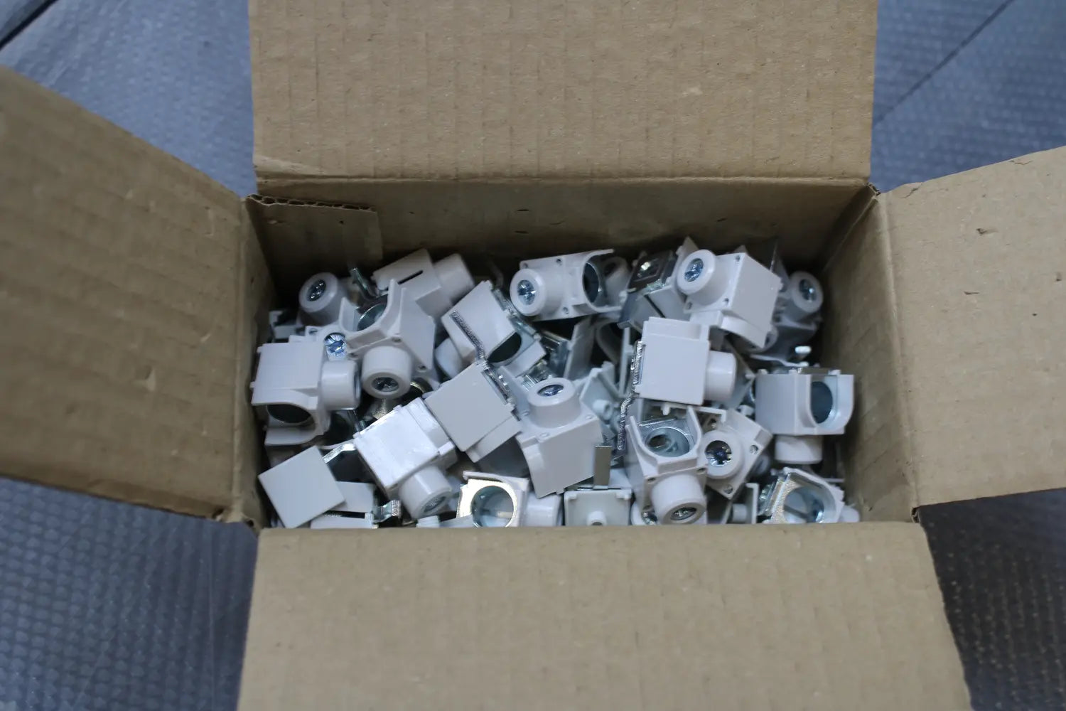 B-Ware Abb Anschlussklemme Klemmenblock 2 Cdl200011 R5015 Rundleiter 50mm2 80 A 60 Stück - 4016779656566