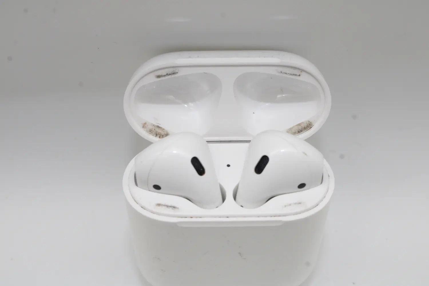 B-Ware Apple Air Pods Mit Ladecase 2. Gen In Ear True Wireless Weiß Siehe Text/Foto - 190199098572