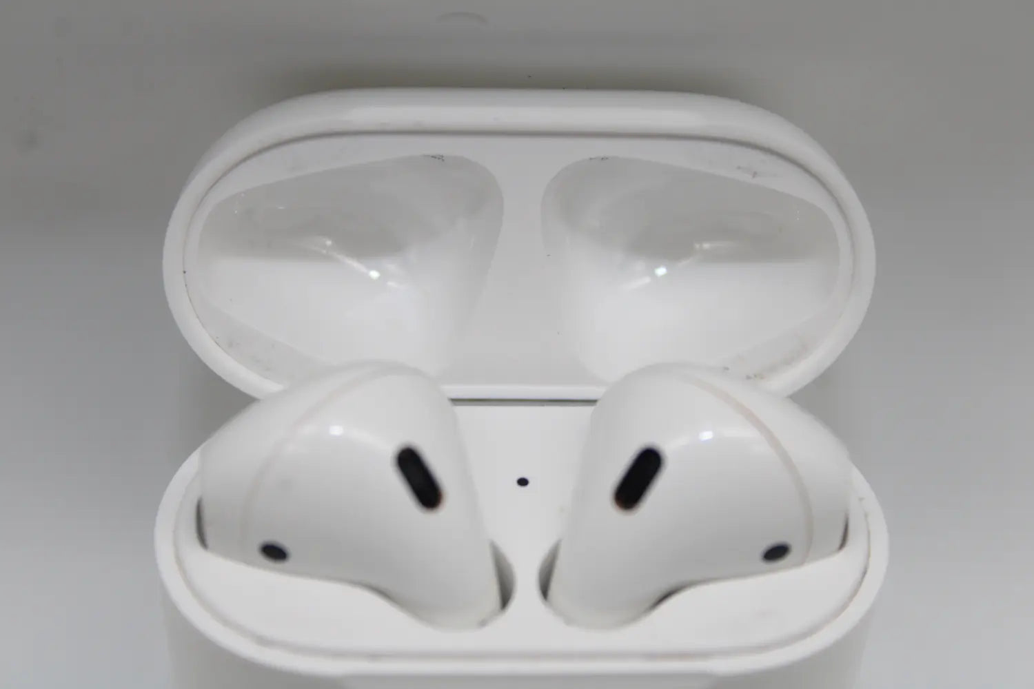 B-Ware Apple Air Pods Mit Ladecase 2. Gen In Ear True Wireless Kopfhörer Siehe Text/Foto - 190199098572
