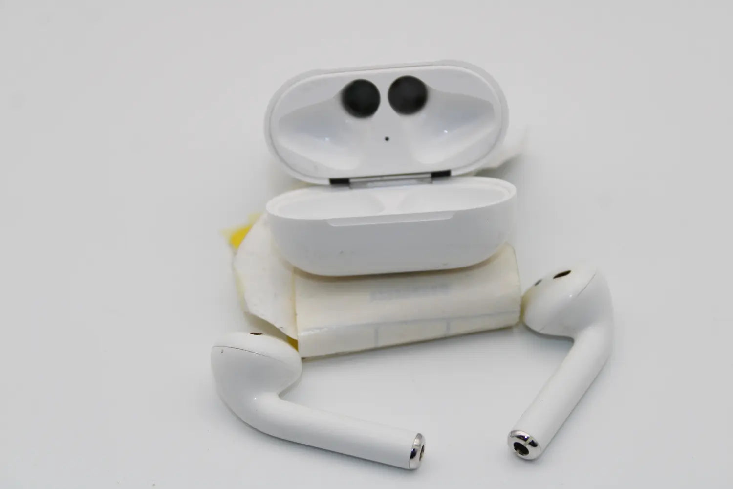 B-Ware Apple Air Pods Mit Ladecase 2. Gen In Ear True Wireless Kopfhörer Siehe Text/Foto - 190199098572