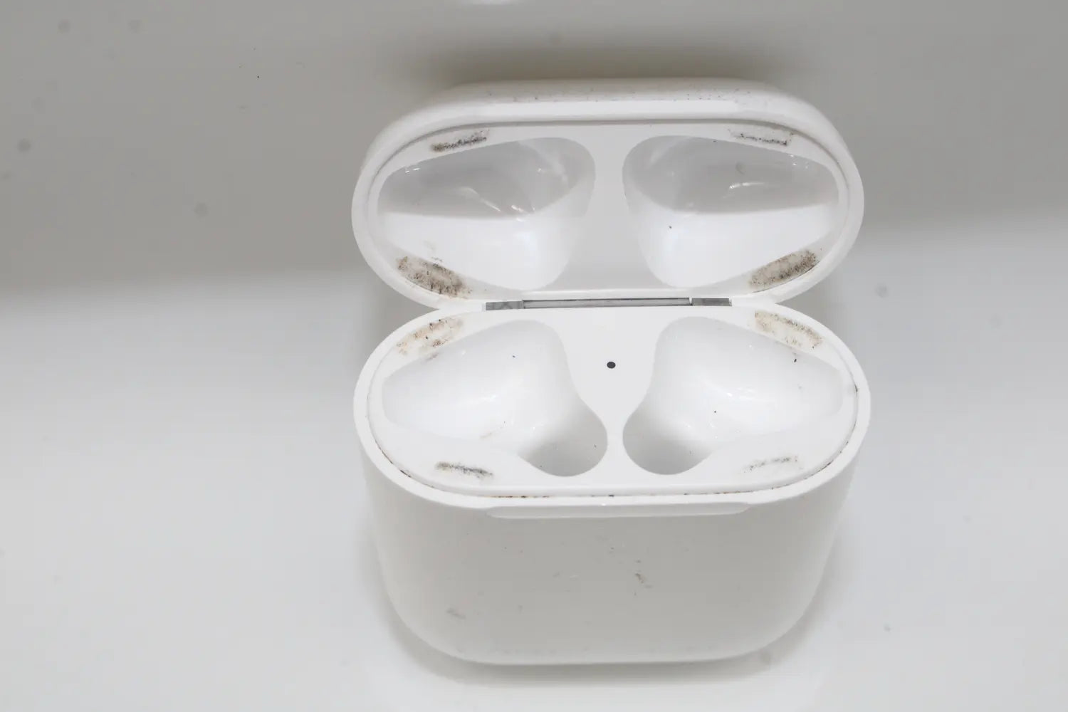 B-Ware Apple Air Pods Mit Ladecase 2. Gen In Ear True Wireless Weiß Siehe Text/Foto - 190199098572