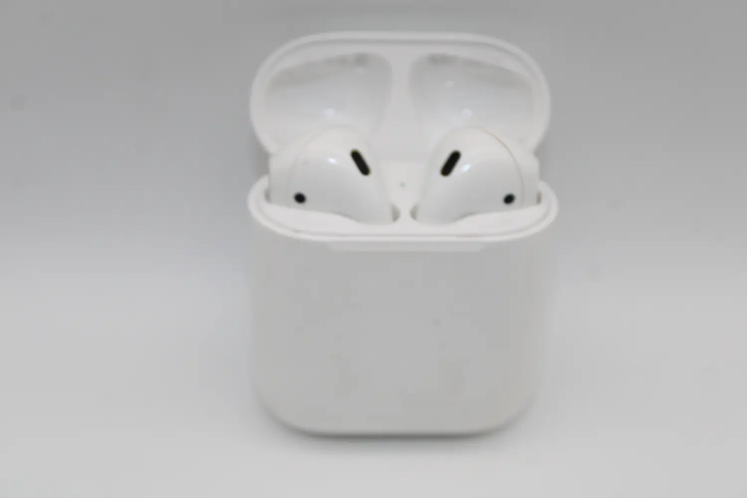 B-Ware Apple Air Pods Mit Ladecase 2. Gen In Ear True Wireless Kopfhörer Siehe Text/Foto - 190199098572