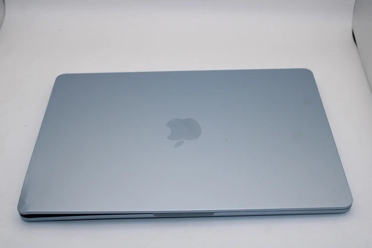 D-Ware Apple Mac Book Air Notebook Laptop 13 Zoll 16 Gb Ram 256 Gb Ssd M4 Defektware - 195949890123