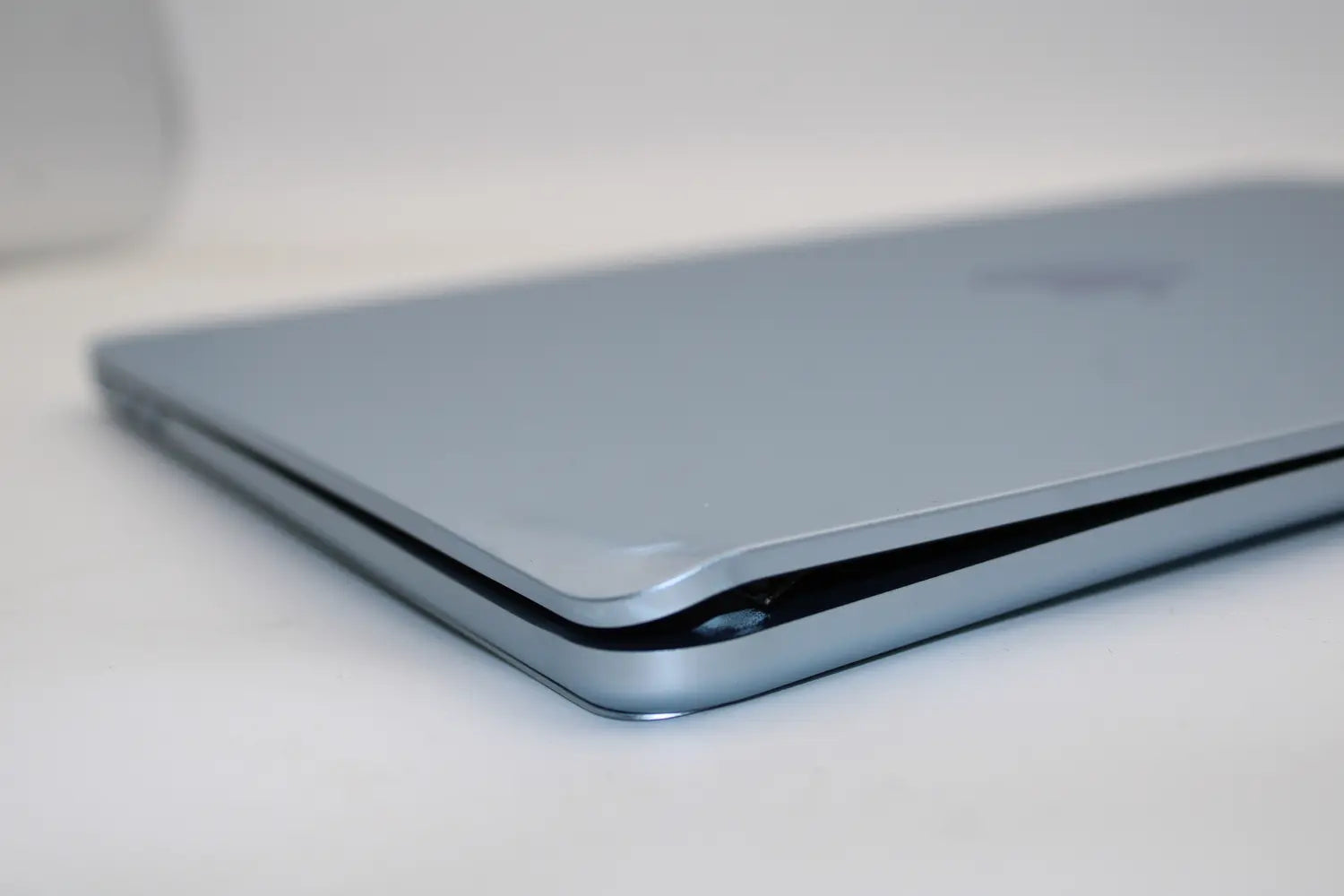 D-Ware Apple Mac Book Air Notebook Laptop 13 Zoll 16 Gb Ram 256 Gb Ssd M4 Defektware - 195949890123