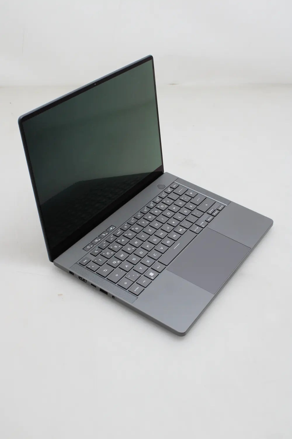 C-Ware Asus Rog Ga403 Ui Qs024 W 14 Zoll Notebook Laptop Rtx 4060 Siehe Text/Foto - 4711387443330