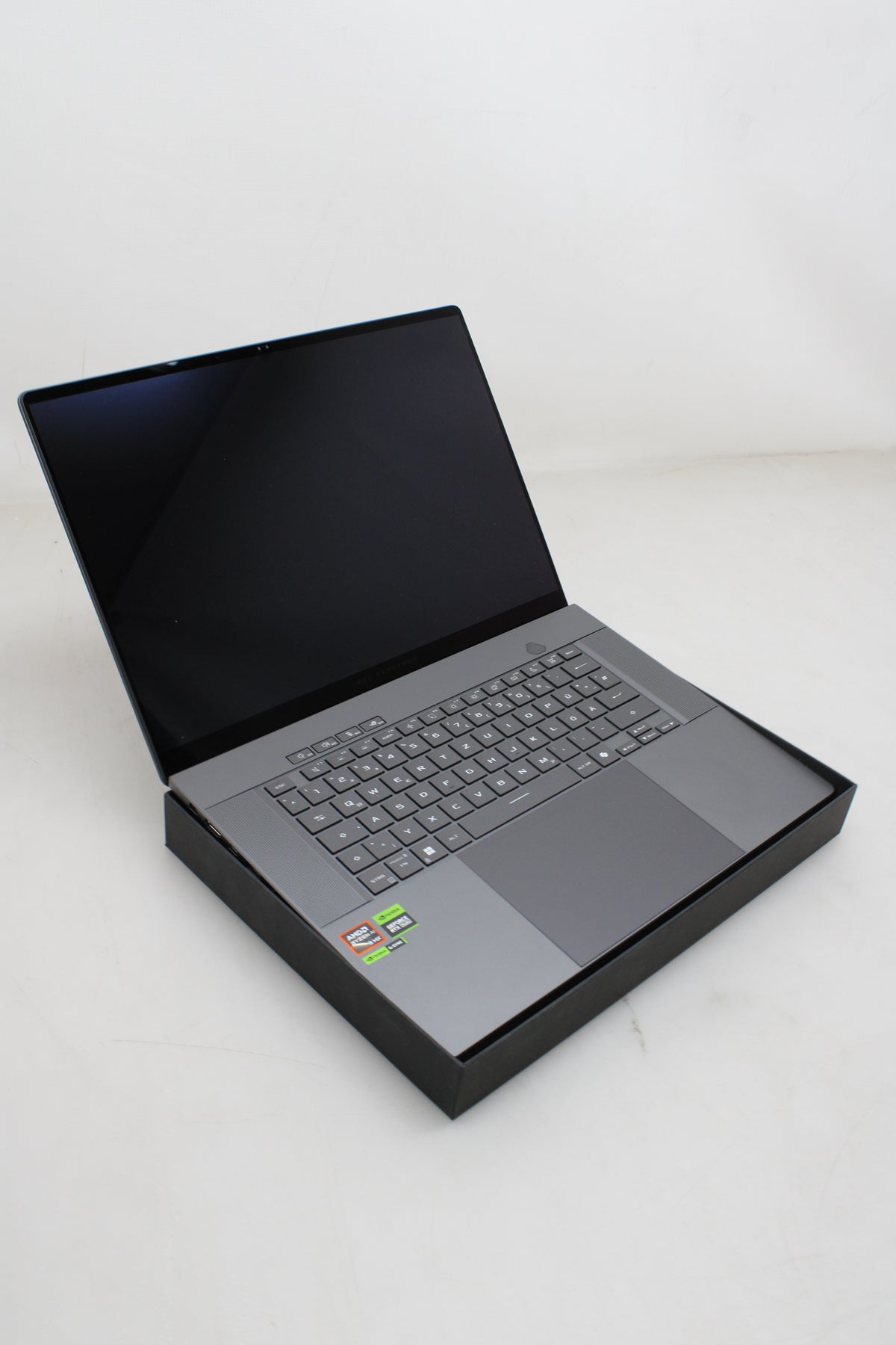 ASUS ROG Zephyrus G16 AI Notebook Laptop R9 HX 370 32 1 4070 SIEHE TEXT/FOTO - 4711387660171