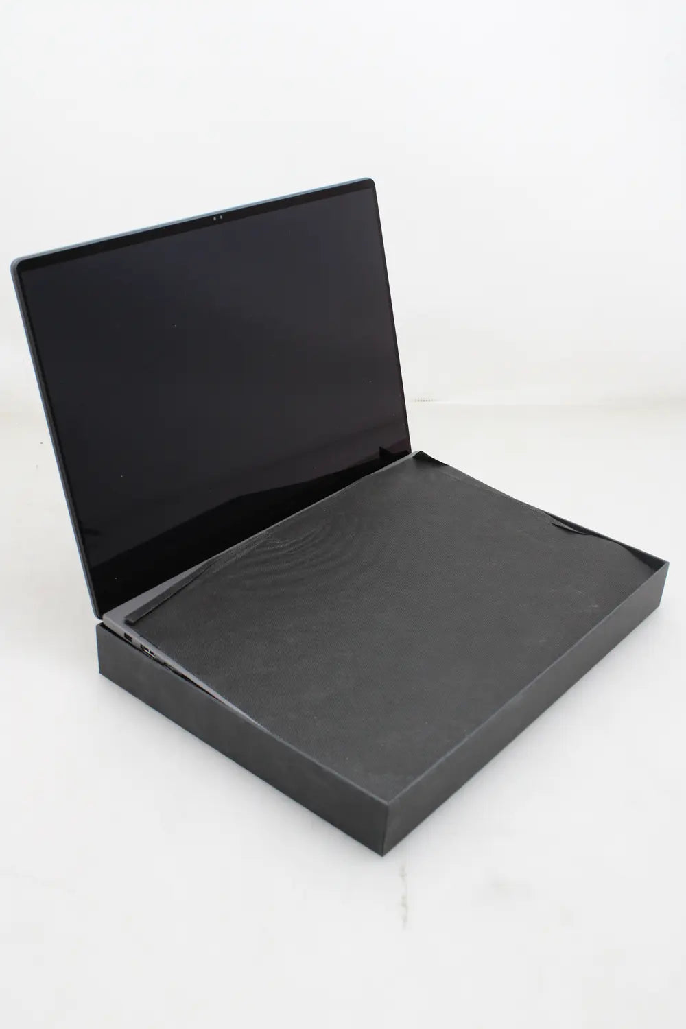 C-Ware Asus Rog Zephyrus G16 Ai Notebook Laptop R9 Hx 370 32 1 4070 Siehe Text/Foto - 4711387660171