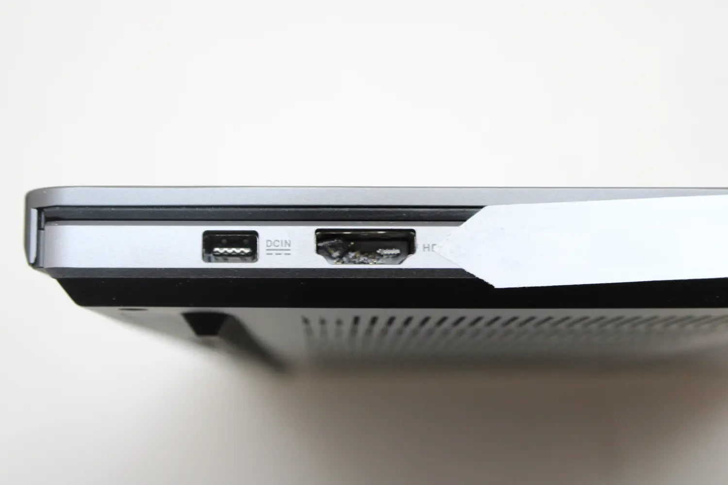 C-Ware Asus Rog Zephyrus G16 Ai Notebook Laptop R9 Hx 370 32 1 4070 Siehe Text/Foto - 4711387660171