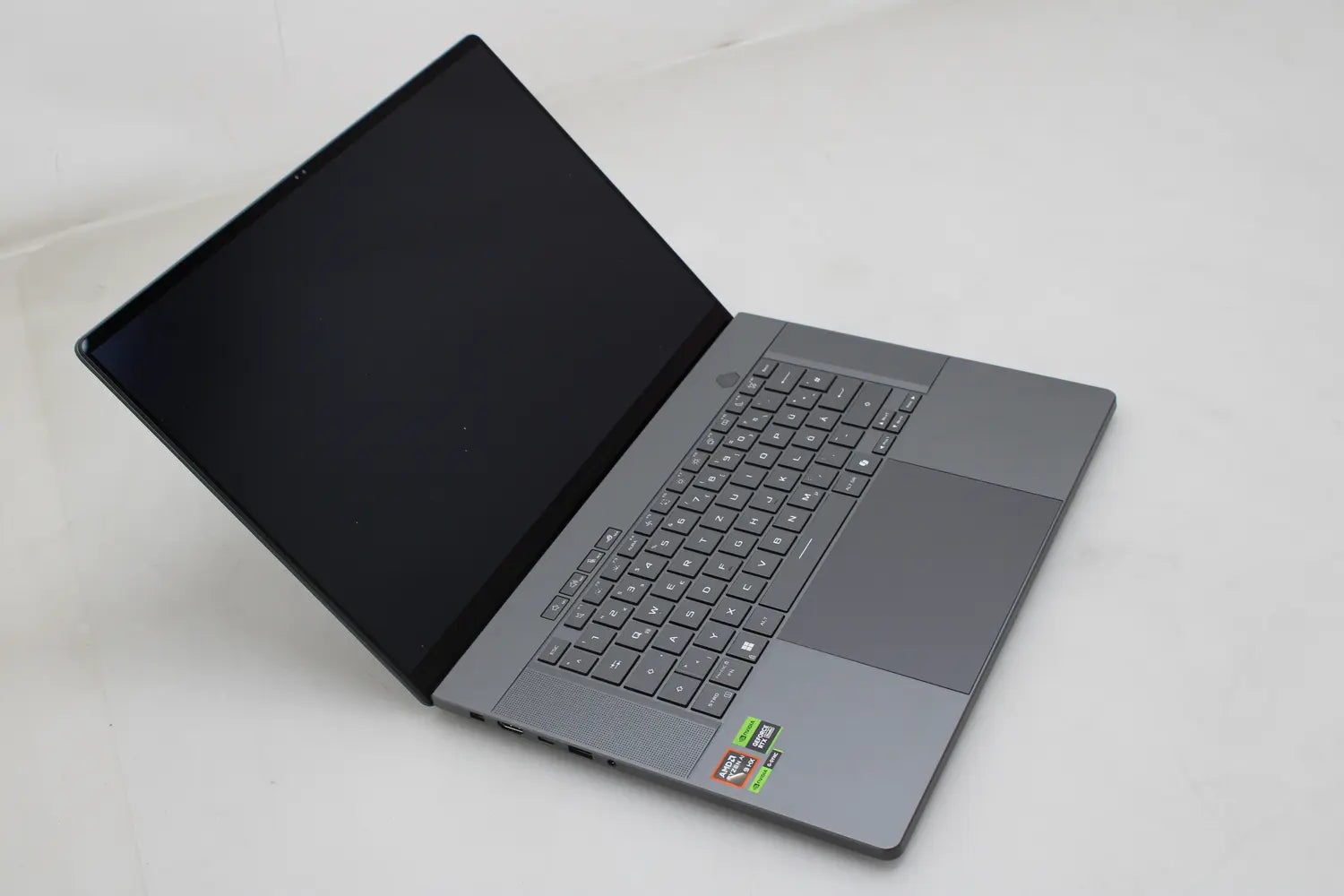 C-Ware Asus Rog Zephyrus G16 Ai Notebook Laptop R9 Hx 370 32 1 4070 Siehe Text/Foto - 4711387660171