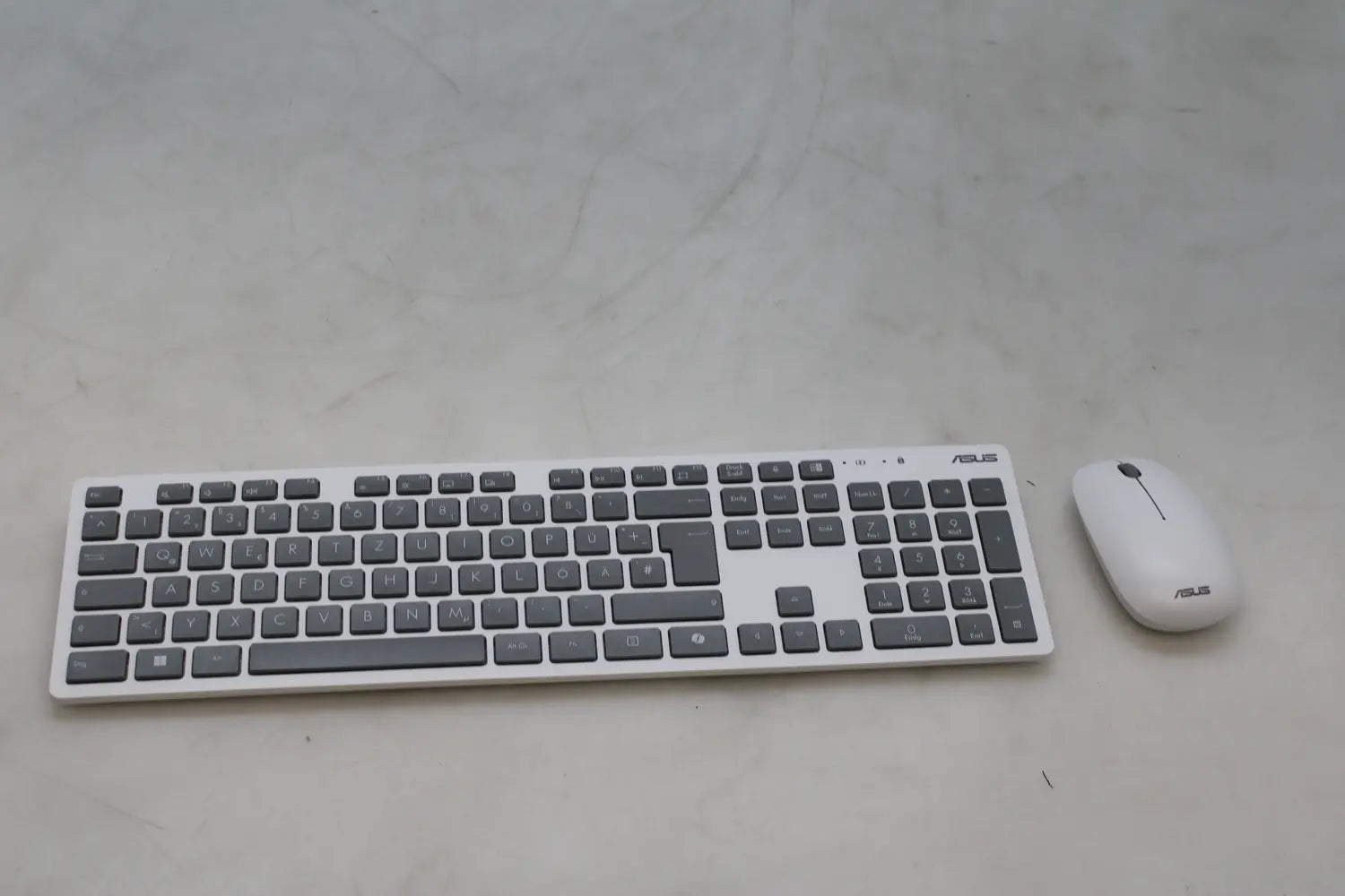 D-Ware Asus Zen Ai O 27" R5 7520 U 16 Gb 1 Tb M.2 Amd Ryzen 7000 Series Defektware - 4711387611616