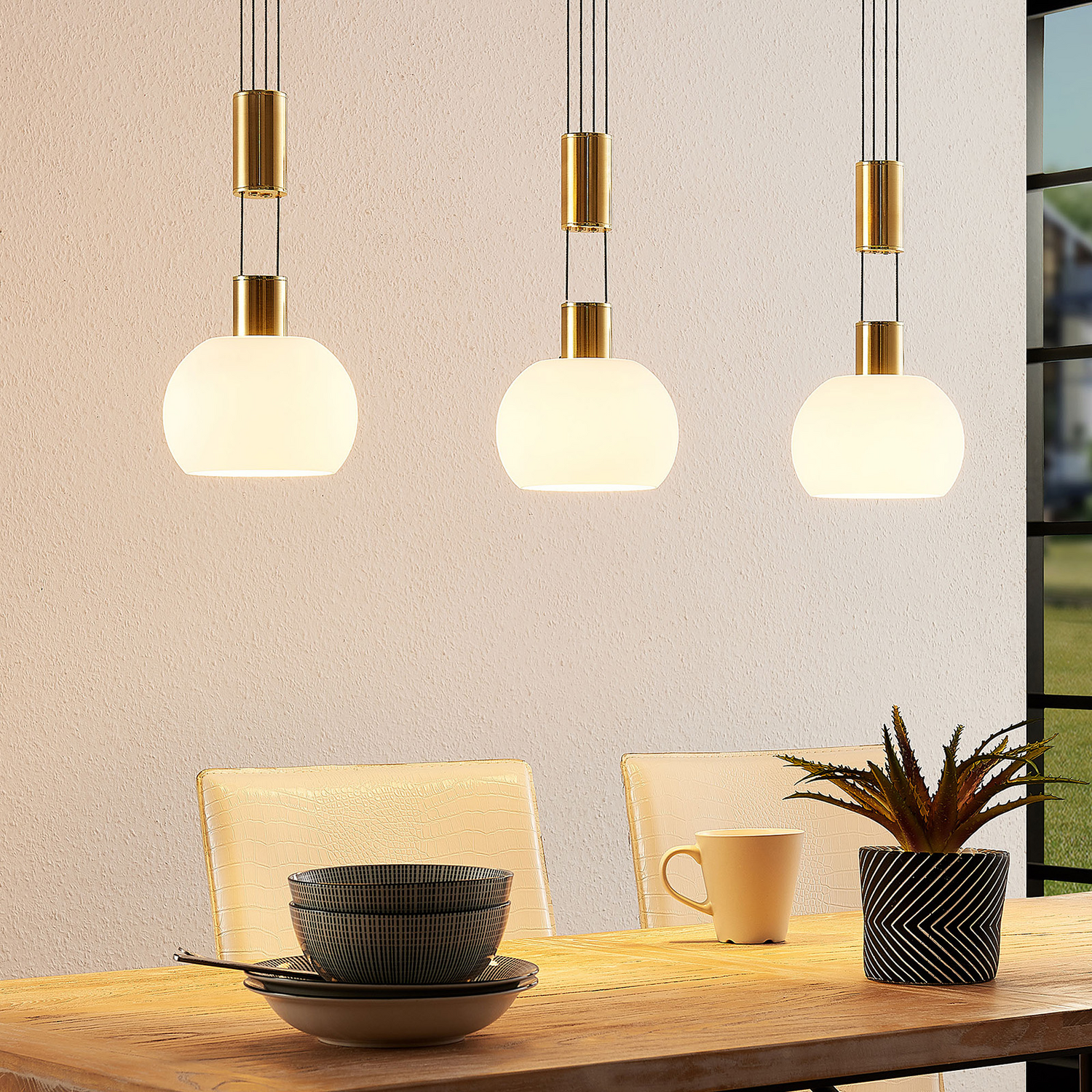 Suspension LED Lindby Aurrell en laiton, modèle Leuch901 (produit de seconde main)