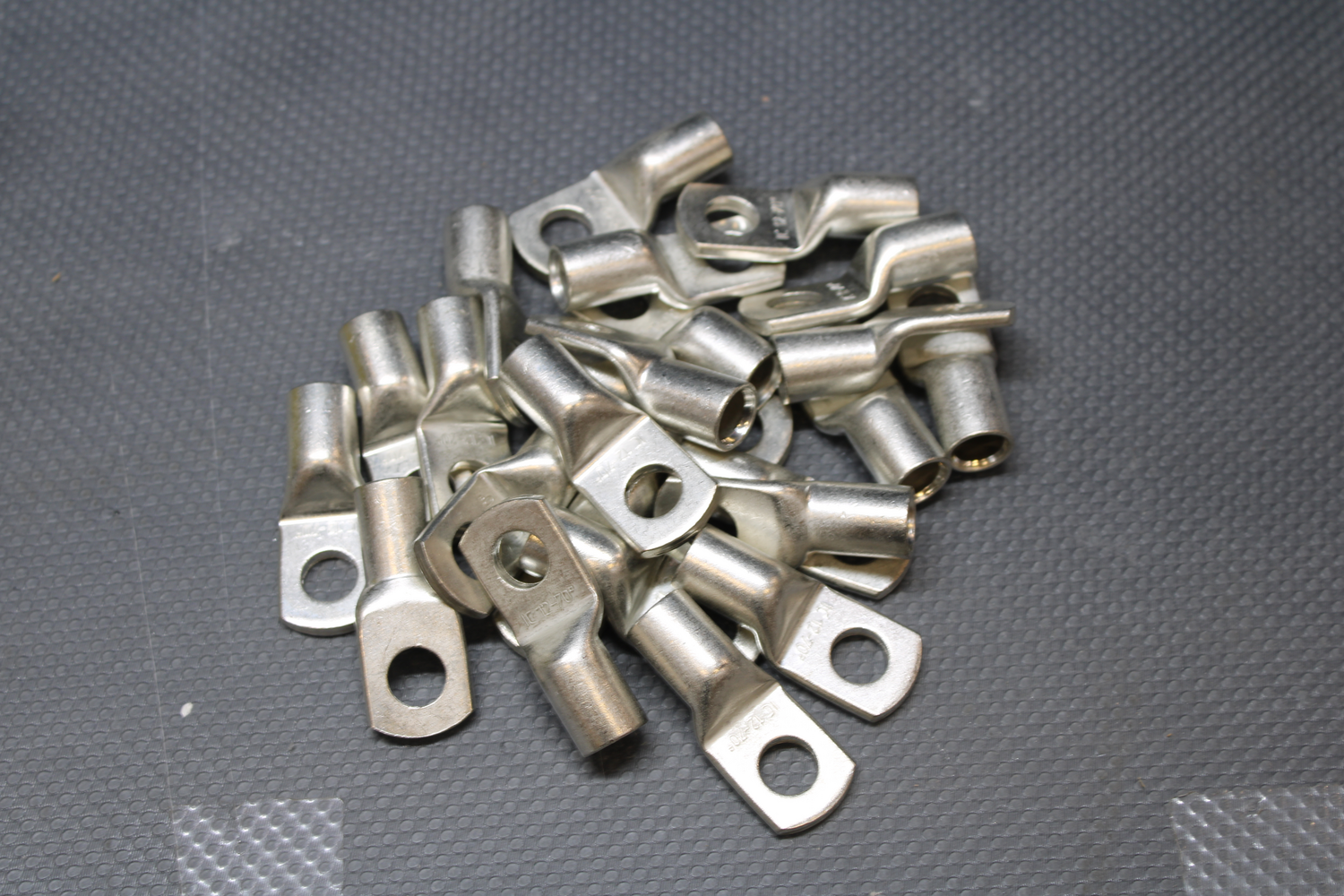 Helukabel 907359 Rohrkabelschuh Flachsteckverbinder 70mm² Loch 24 Stück B-Ware - 2050011511840