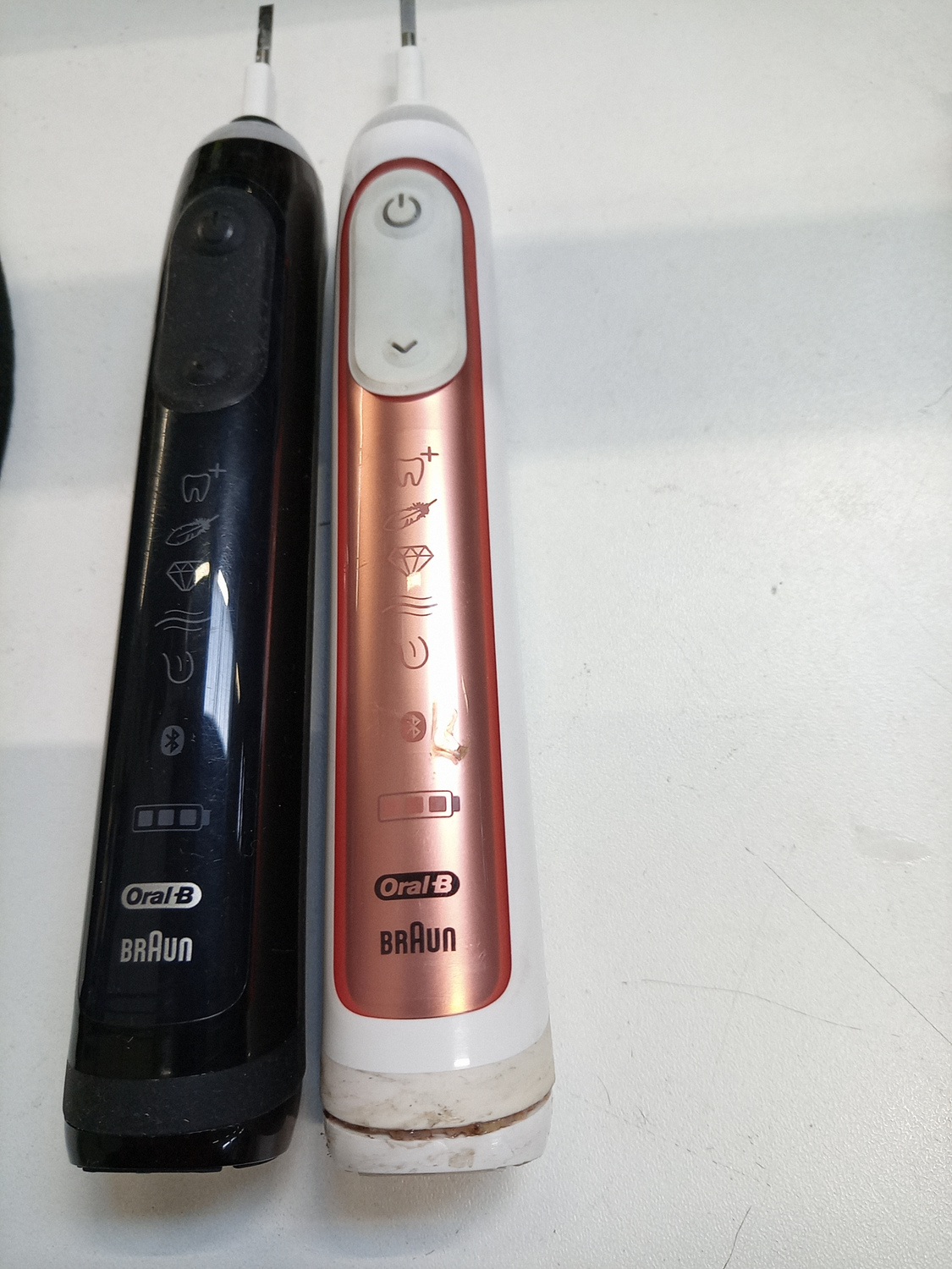 C-Ware Oral B Genius 9000 Elektrische Zahnbürste Handstück Mit Mangel + Unvollständig