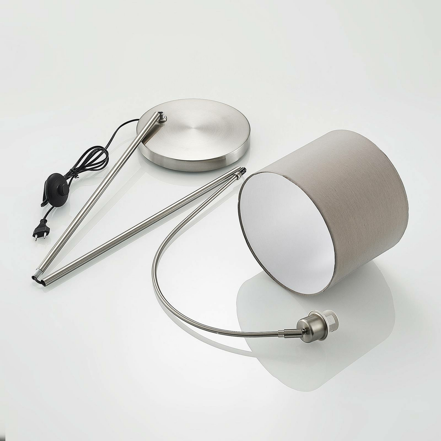 B-Ware Lindby Keriba Stehleuchte Stehlampe Wohnzimmerlampe Lampe E27 60 W Nickel Ta127