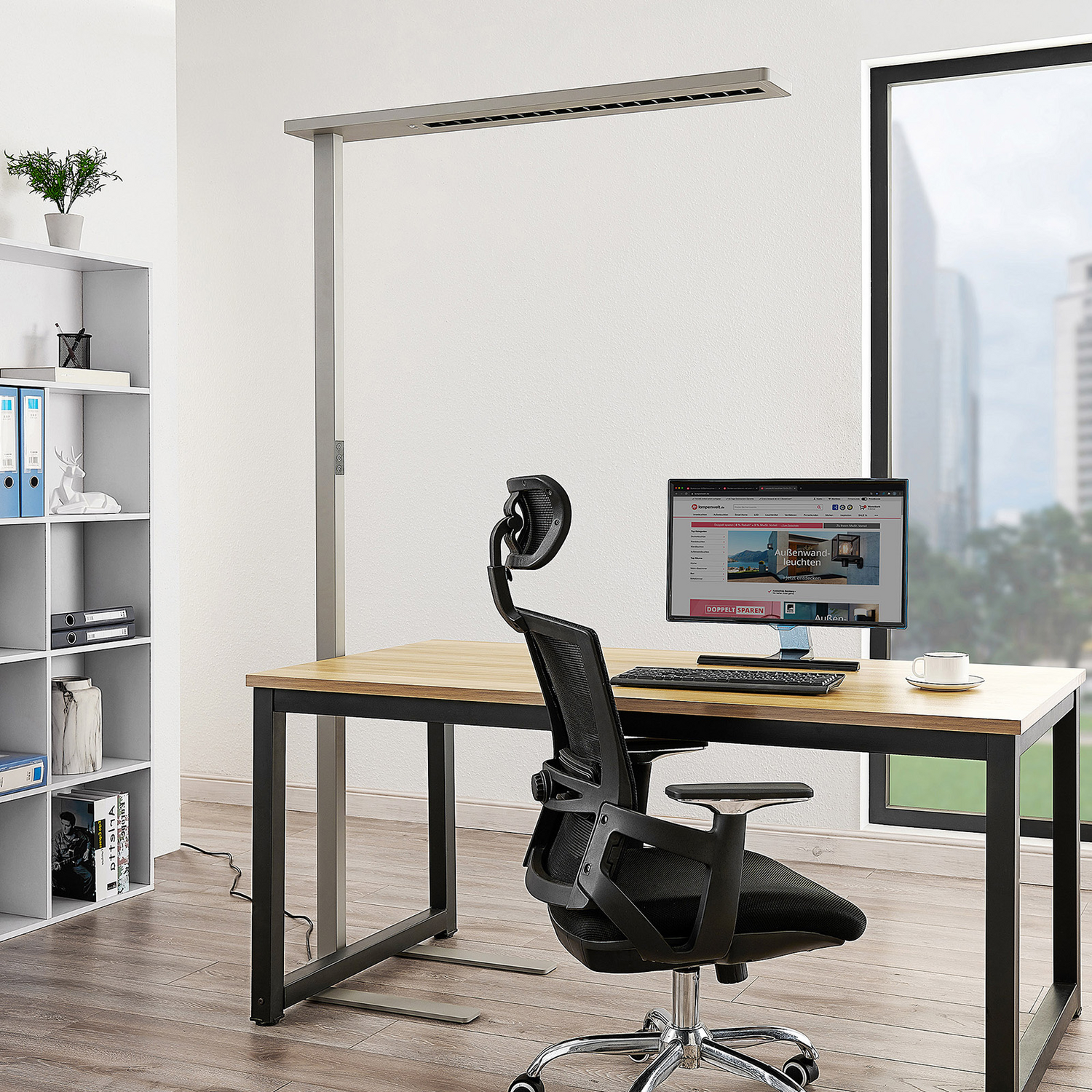 B-Ware LED Stehlampe Ionel Arcchio Direkt Indirekt Tageslichtsensor Stehleuchte Büro