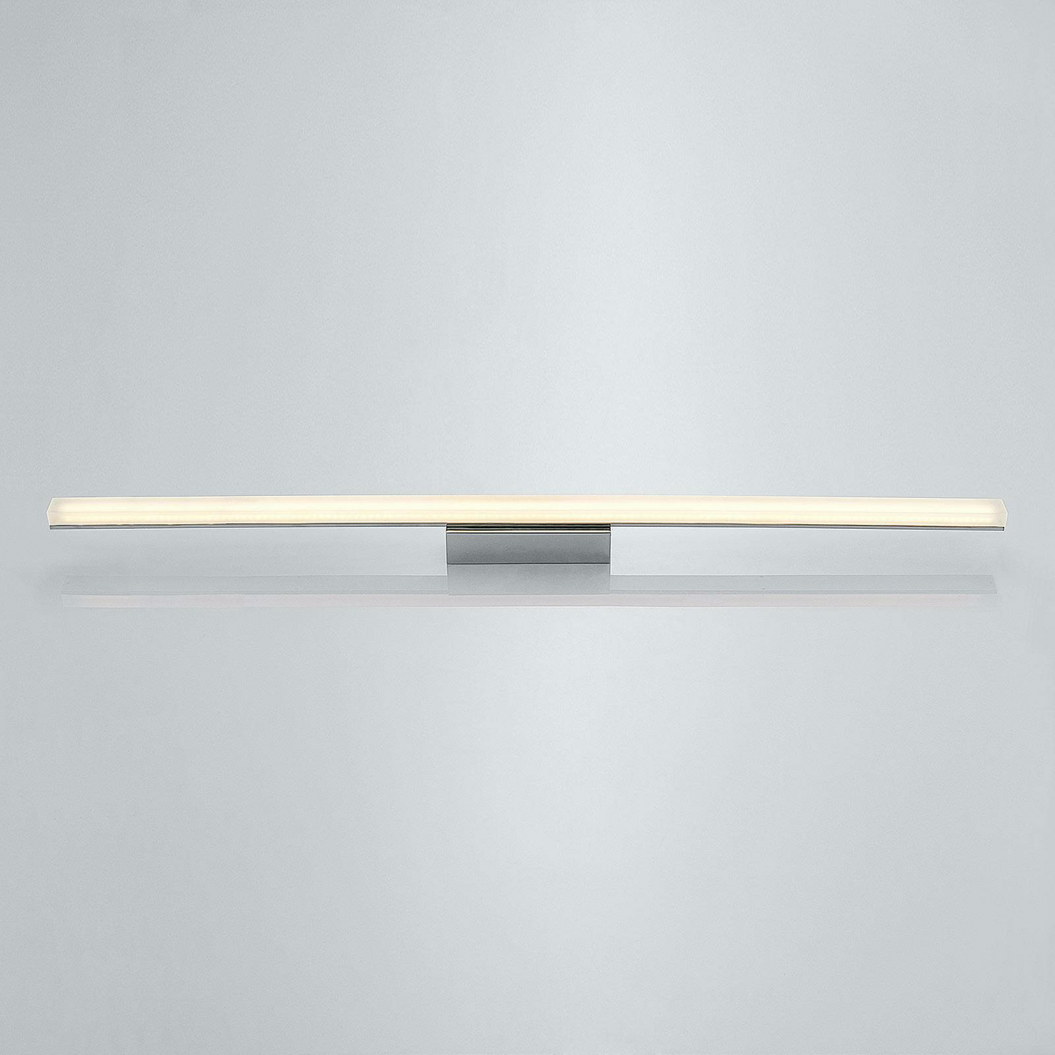 Plafonnier LED allongé Lindby de qualité B, modèle Levke, indice de protection IP44 377