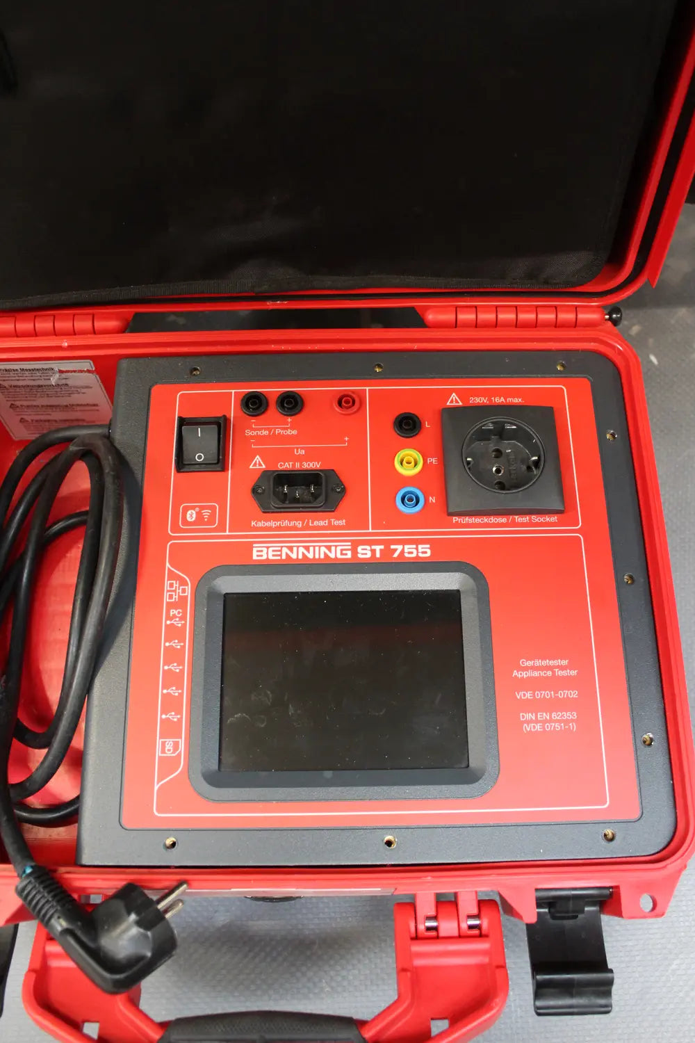 D-Ware Benning Benning St 755+ Gerätetester Gerät Tester Elektronik Defektware909 - 4014651503328