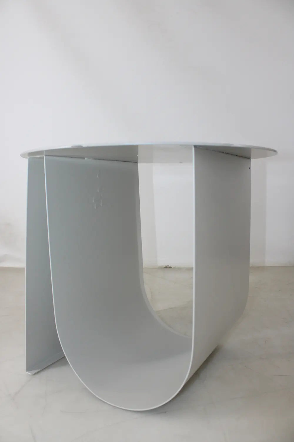 B-Ware Bloomingville Cher Beistelltisch Couchtisch Tisch Nachttisch ø43x H38cm Hellgrau - 5711173252275