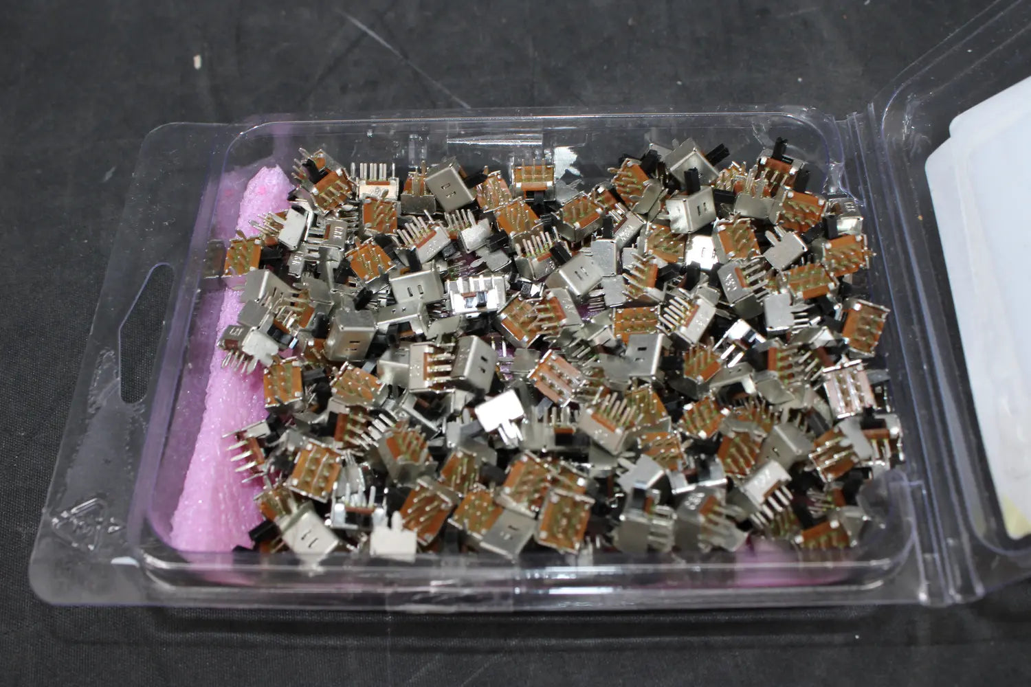 B-Ware C & K Switches Komponenten Schalter Os202011 Ma0 Qs1 Elektronikteile 250 Stück - 2050007603825