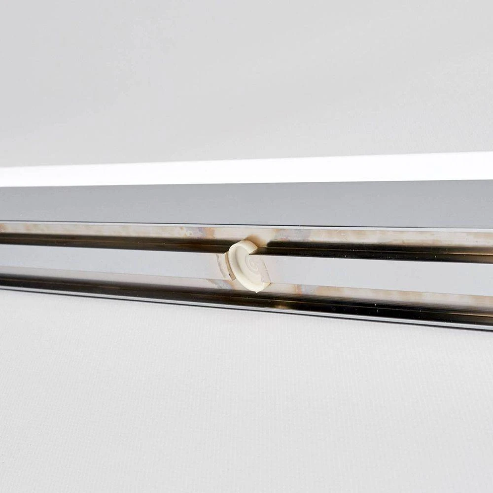 Applique murale LED Lindby pour salle de bain, modèle Philippa, semi-circulaire, 88 cm, 10 W (équivalent 700 W), produit de seconde main. 