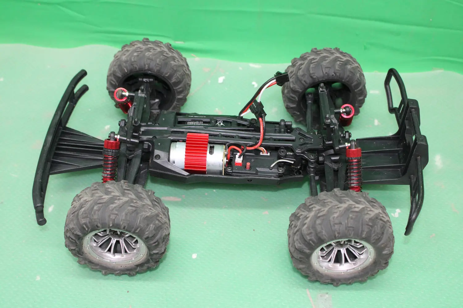 D-Ware Carrera 370162126 1:16 Rc Einsteiger Modellauto Elektro Geländewagen Defektware - 9003150136040