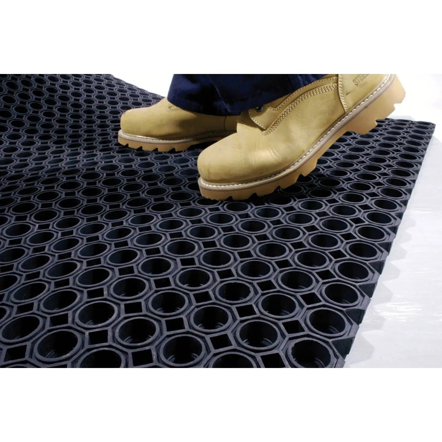 B-Ware Coba Europe Gummimatte Matte Bodenmatte Schwarz 1.5 M X 1 M X 23 Mm - 5060087956459