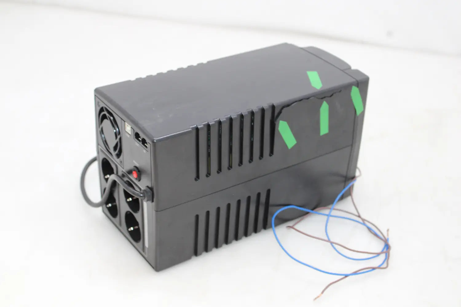 C-Ware Cyber Power Ut2200 Eg Usv Notstromversorgung 2200 Va Batterie Backup Siehe Text - 4711027790947