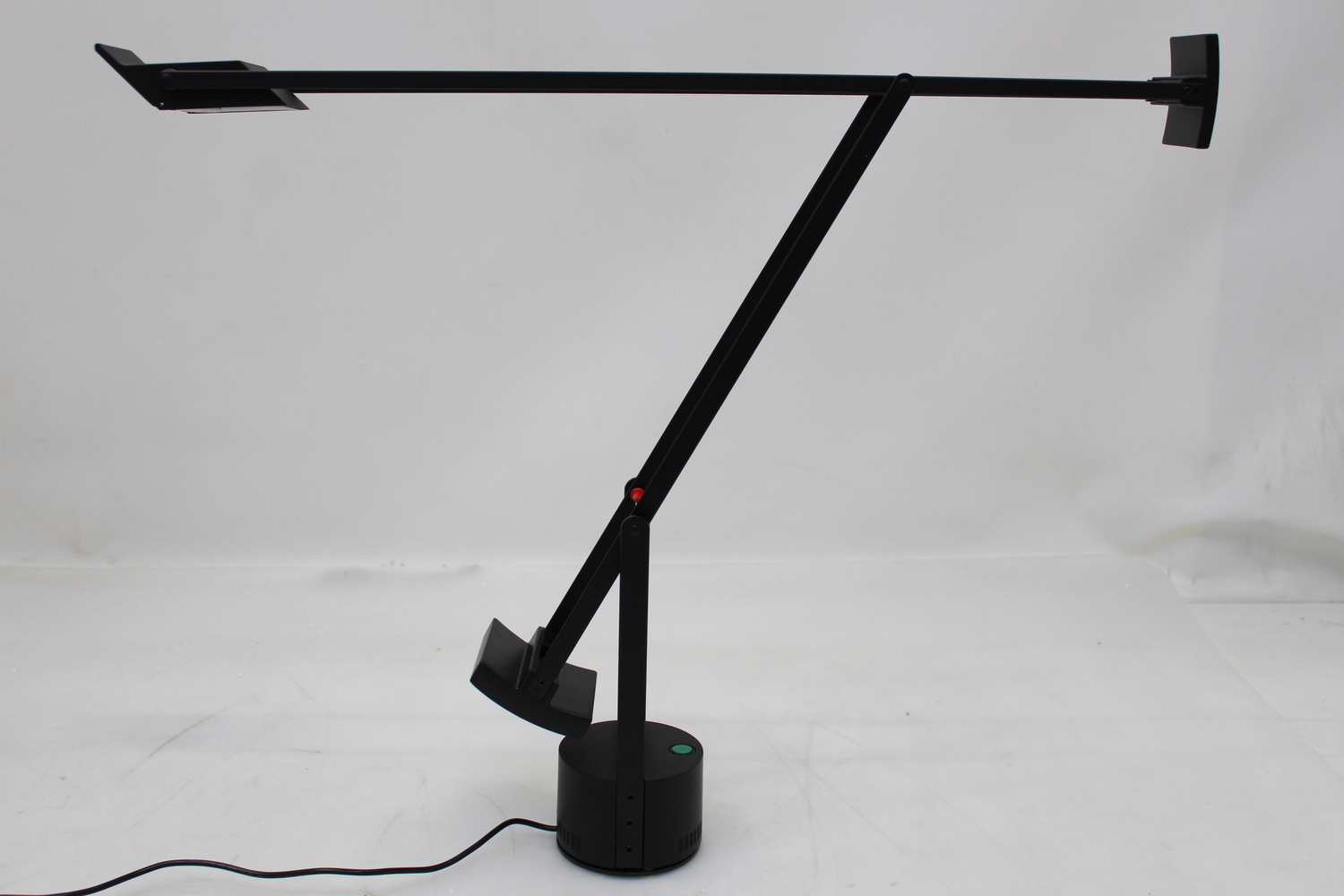 Artemide Tizio 50 Led Schreibtischleuchte Tischlampe Tischleuchte Designerlampe  B-Ware