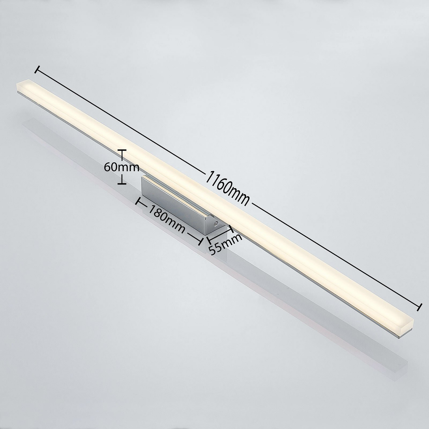 Plafonnier LED allongé Lindby de qualité B, modèle Levke, indice de protection IP44 840 