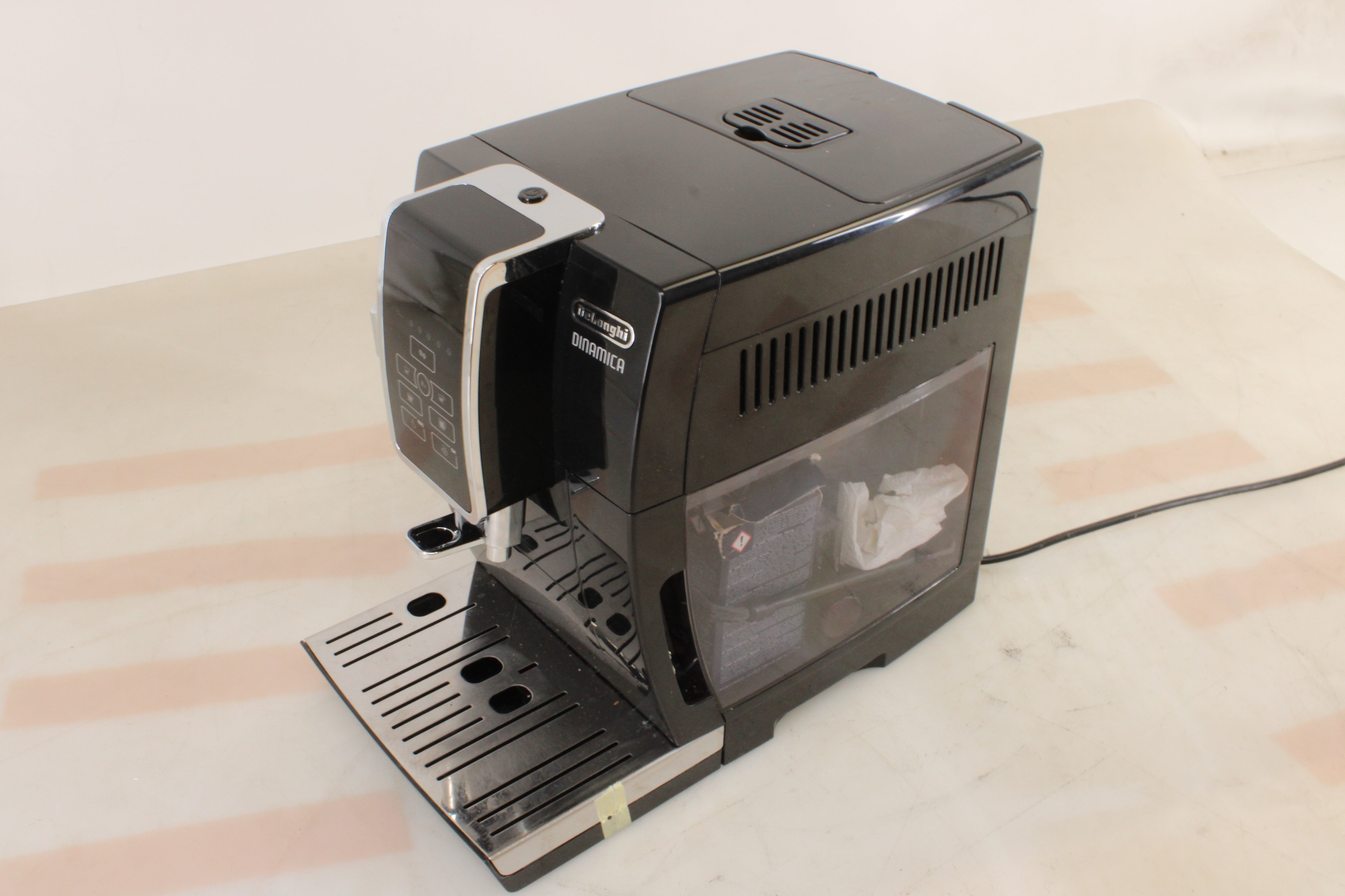 DeLonghi Kaffeevollautomat Kaffeemaschine Dinamica Schwarz LatteCrema System - 8004399331167