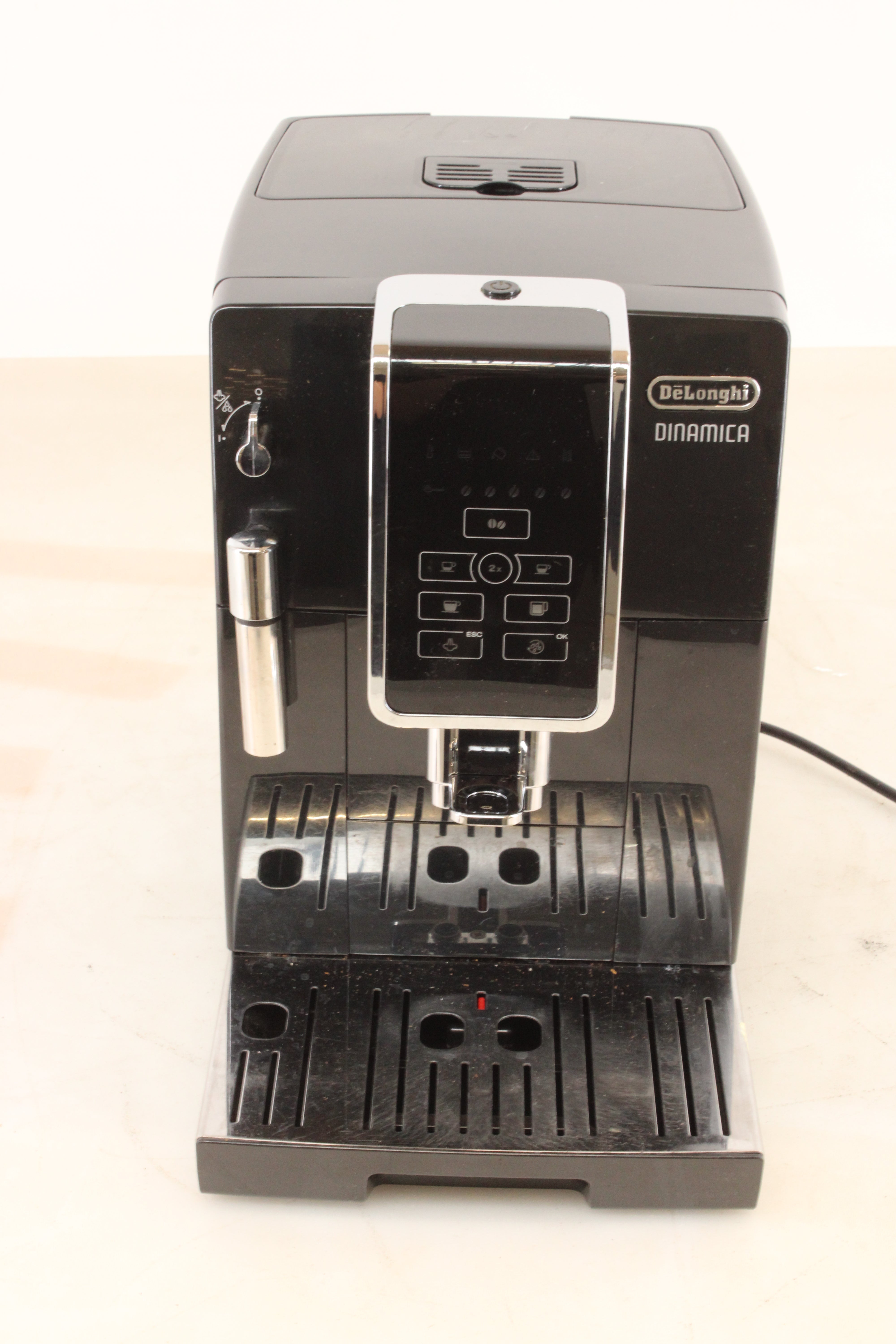 DeLonghi Kaffeevollautomat Kaffeemaschine Dinamica Schwarz LatteCrema System - 8004399331167