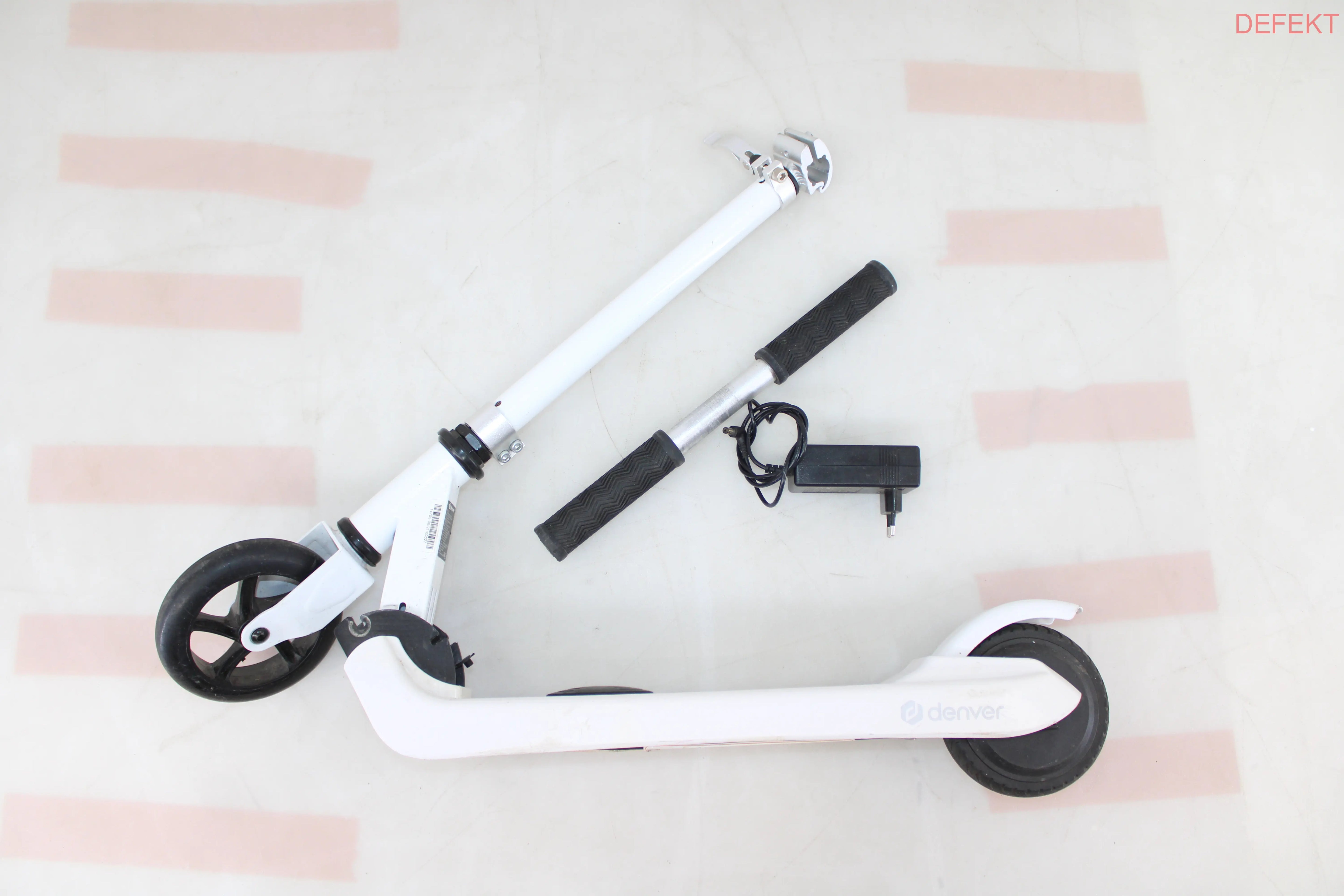 D-Ware Denver Sck 5300 White E Scooter Weiß Li Ion 21 V 2 Ah Elektroroller Defektware - 5706751043994
